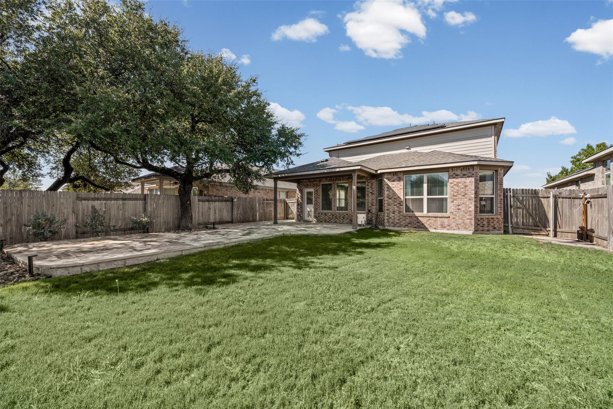 1516 William Bee DR