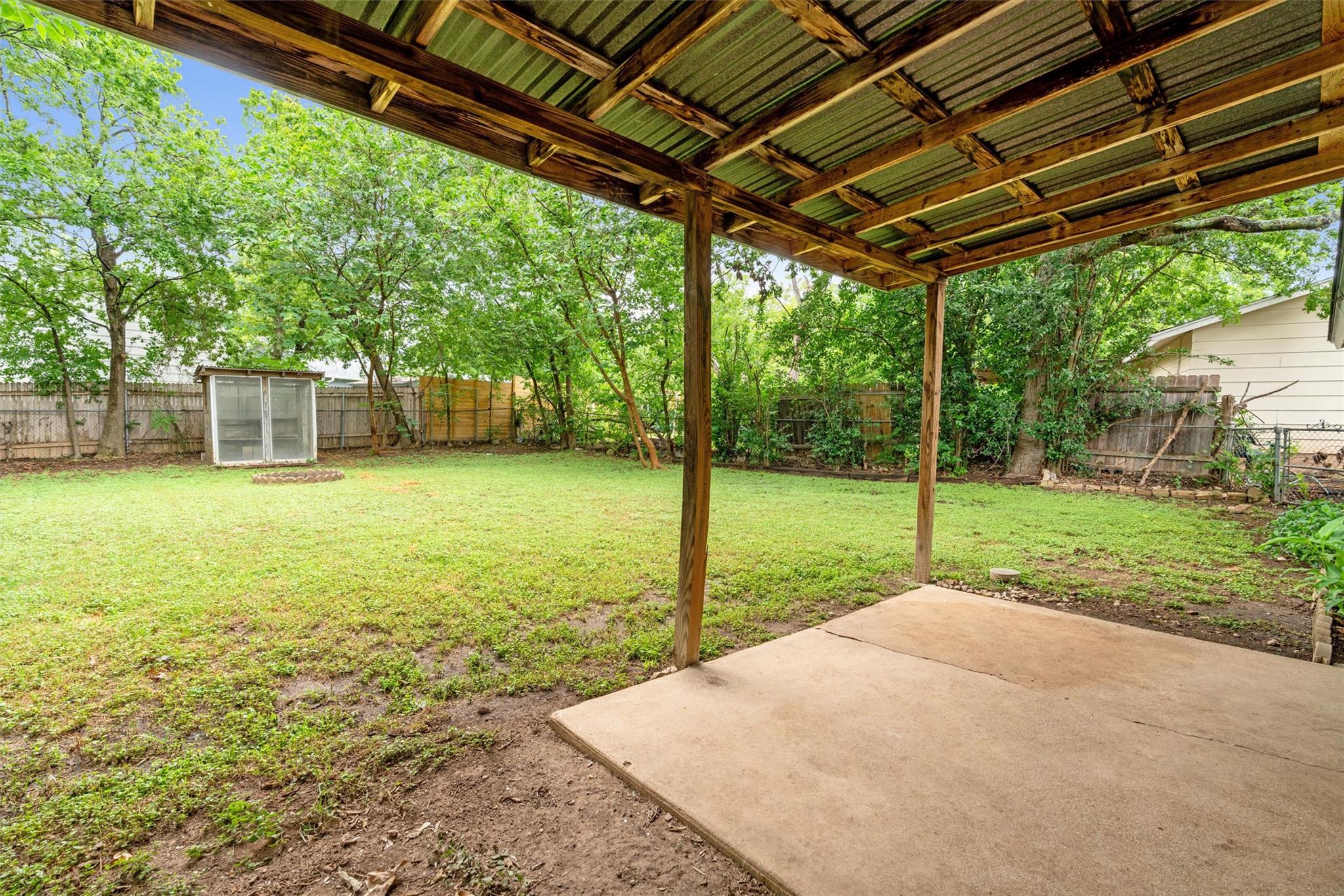 809 Eberhart LN