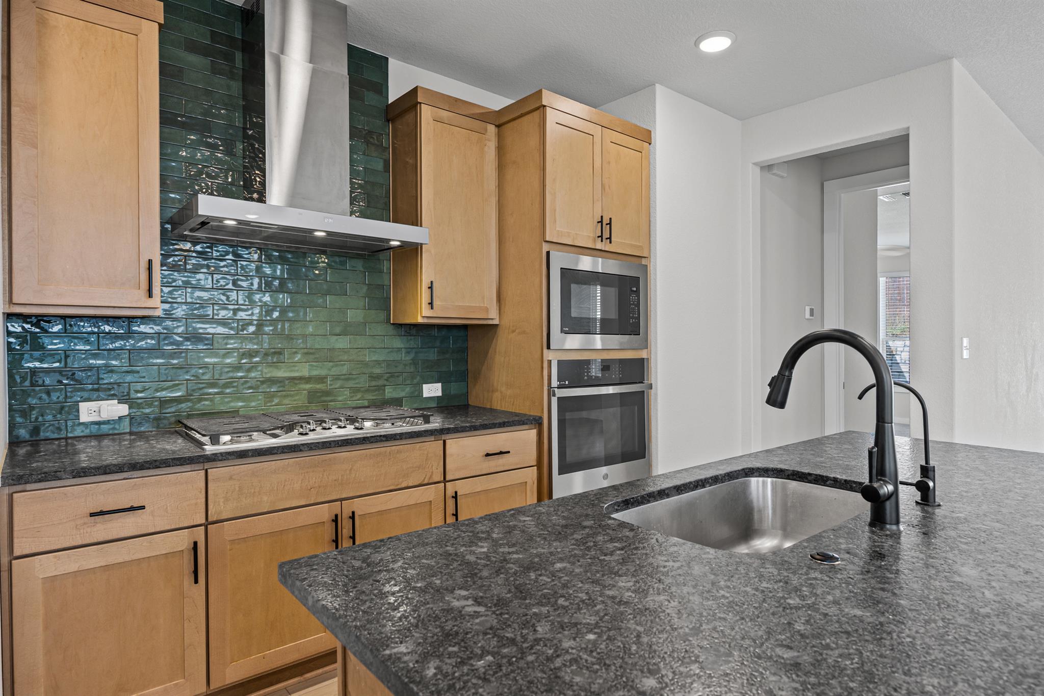 12702 Autumn Bird TRCE