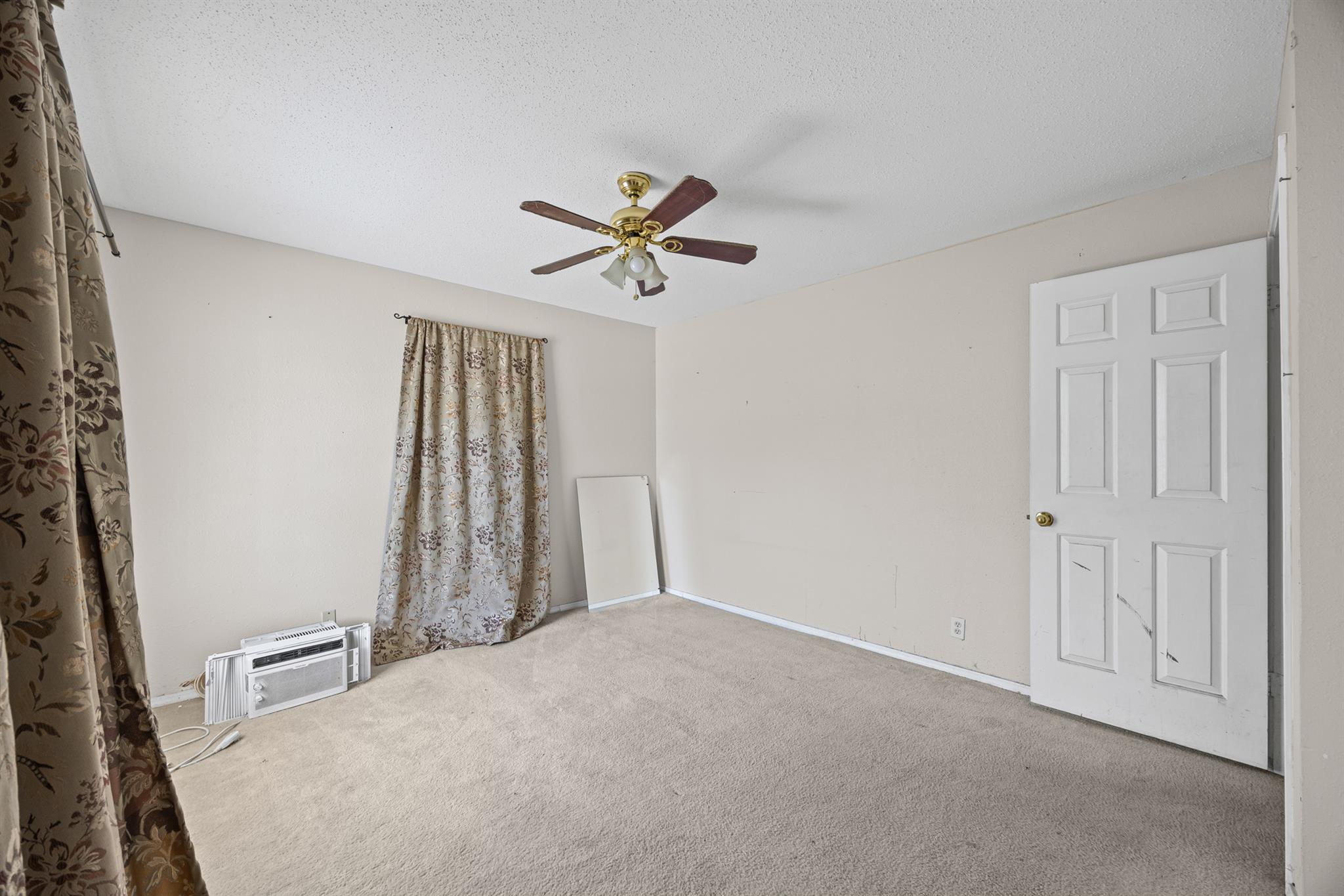 908 Vargas RD