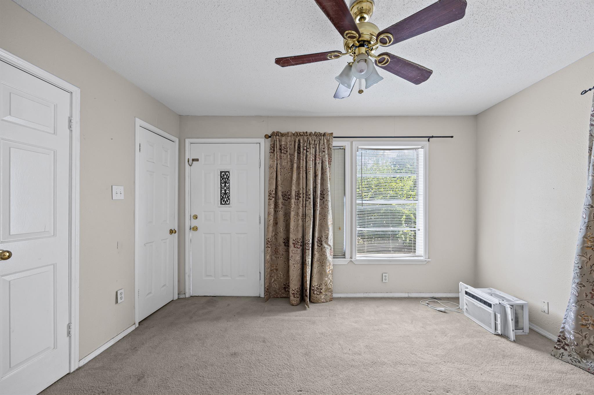 908 Vargas RD