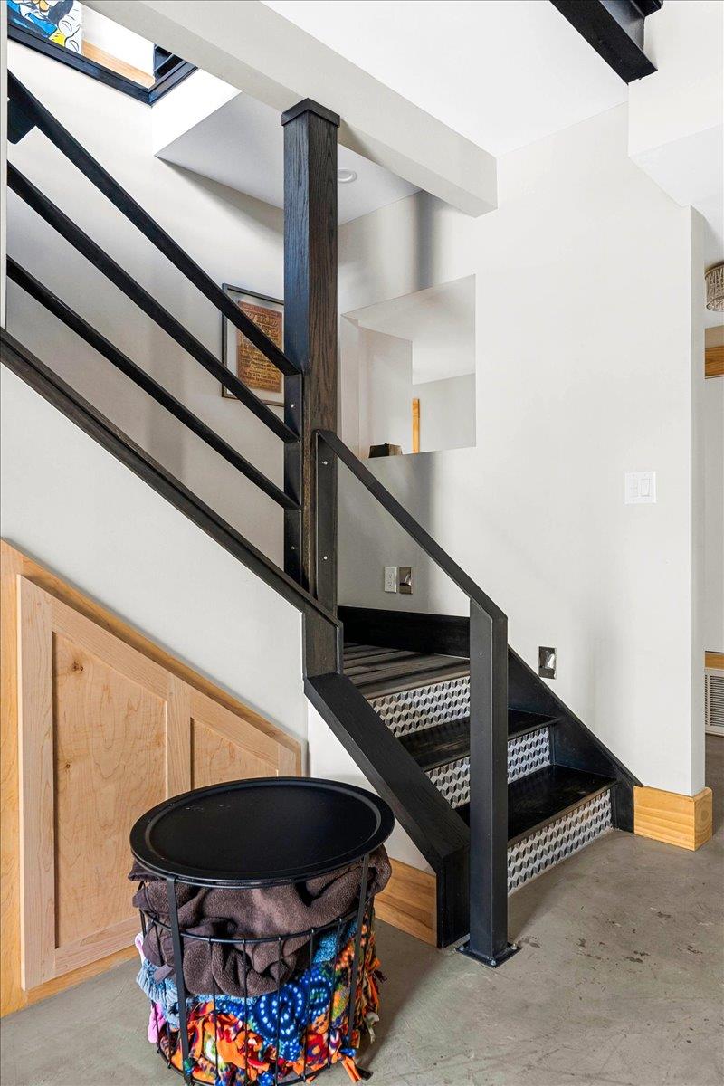 1309 Edgewater DR