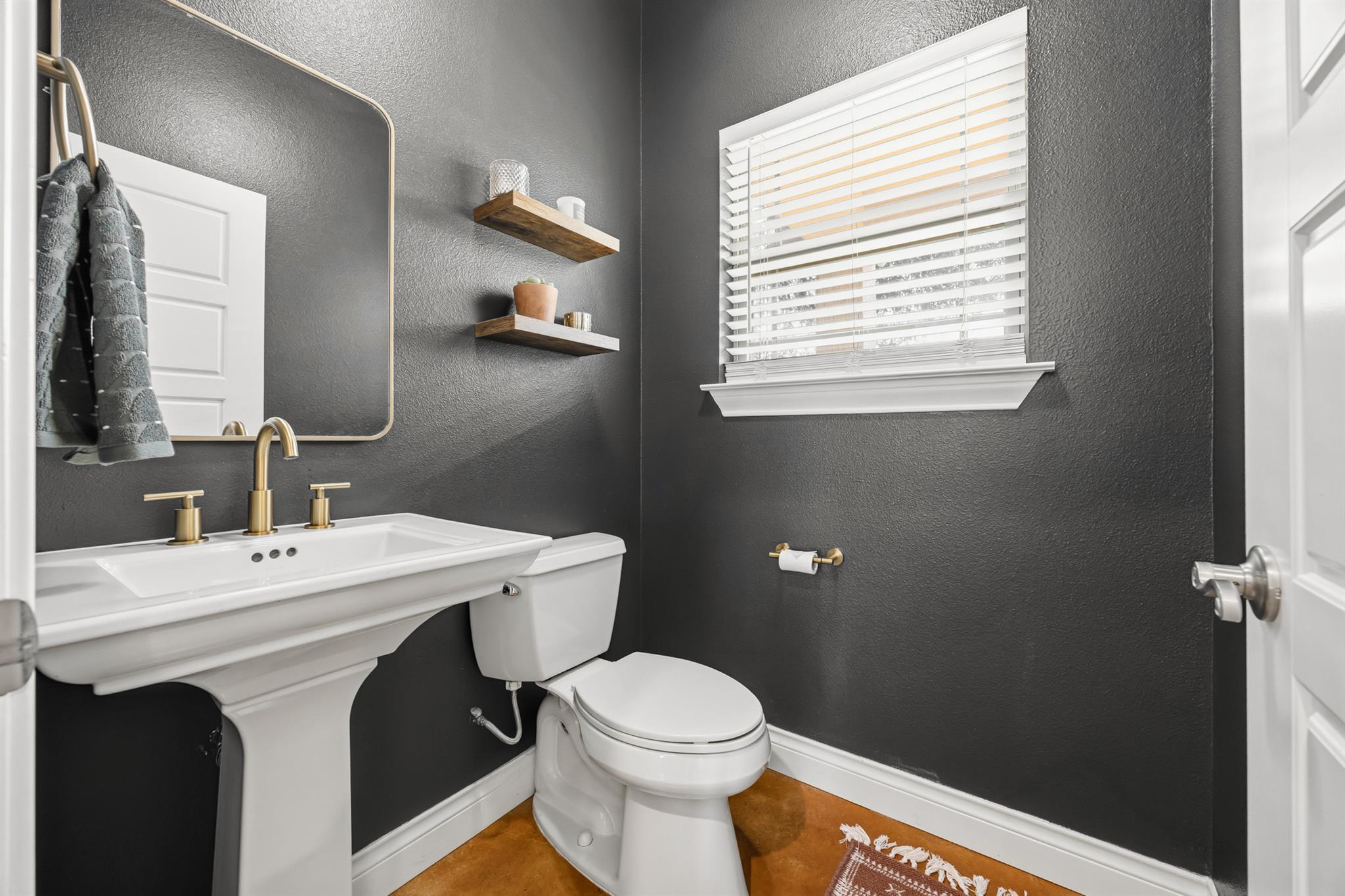 4105 Summit Hurst