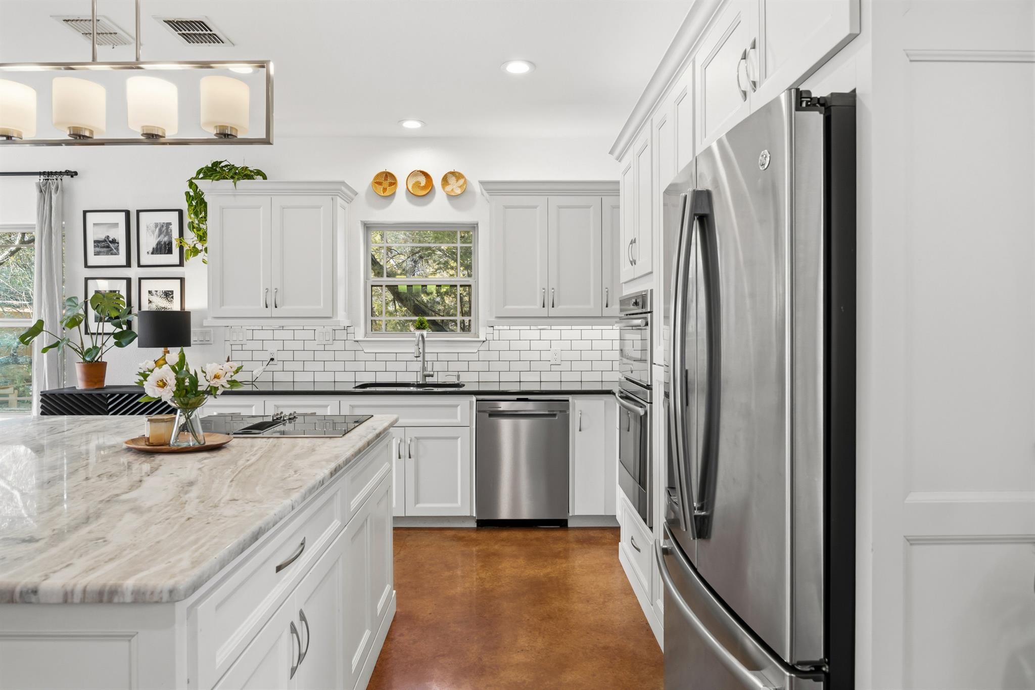 4105 Summit Hurst