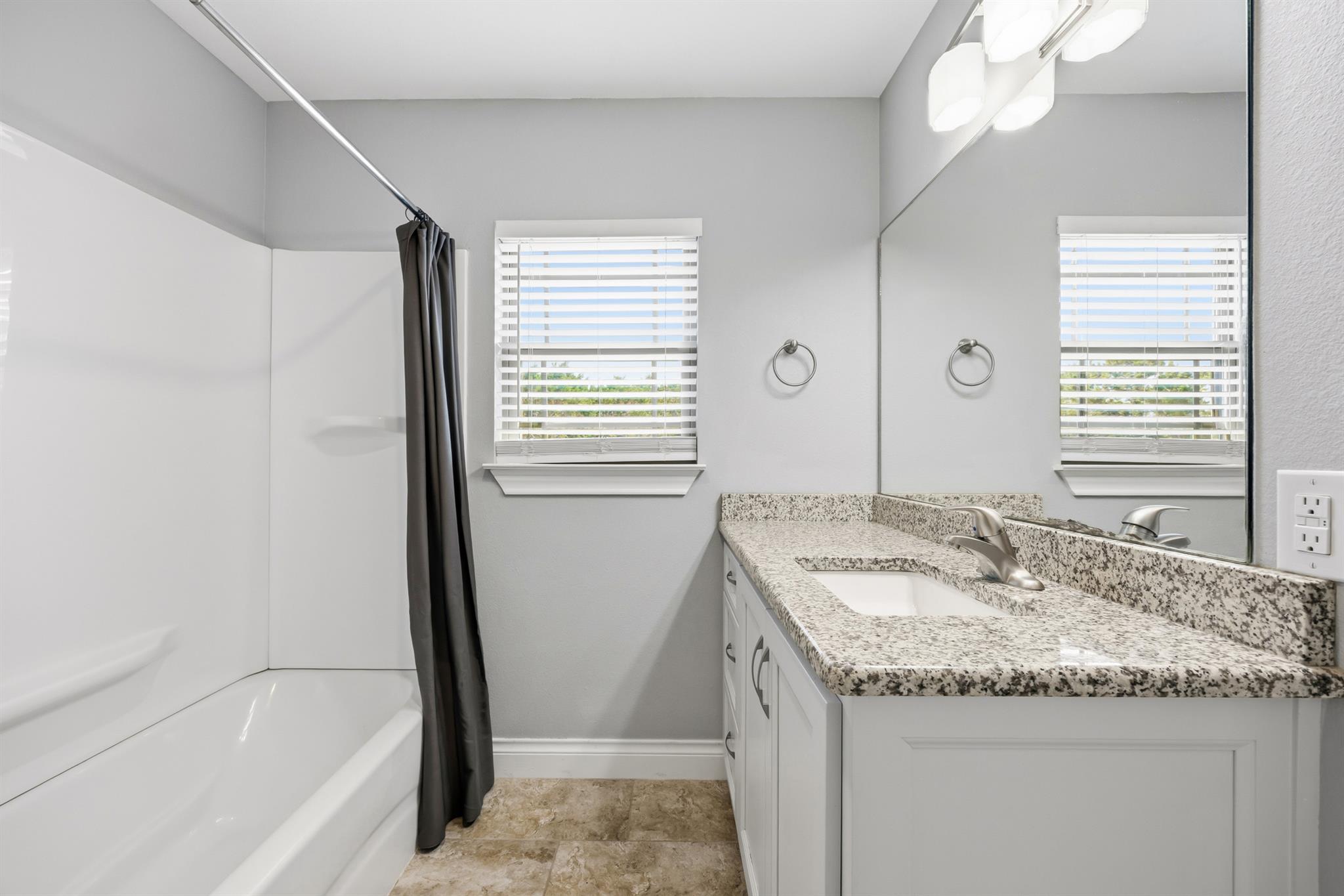 4105 Summit Hurst