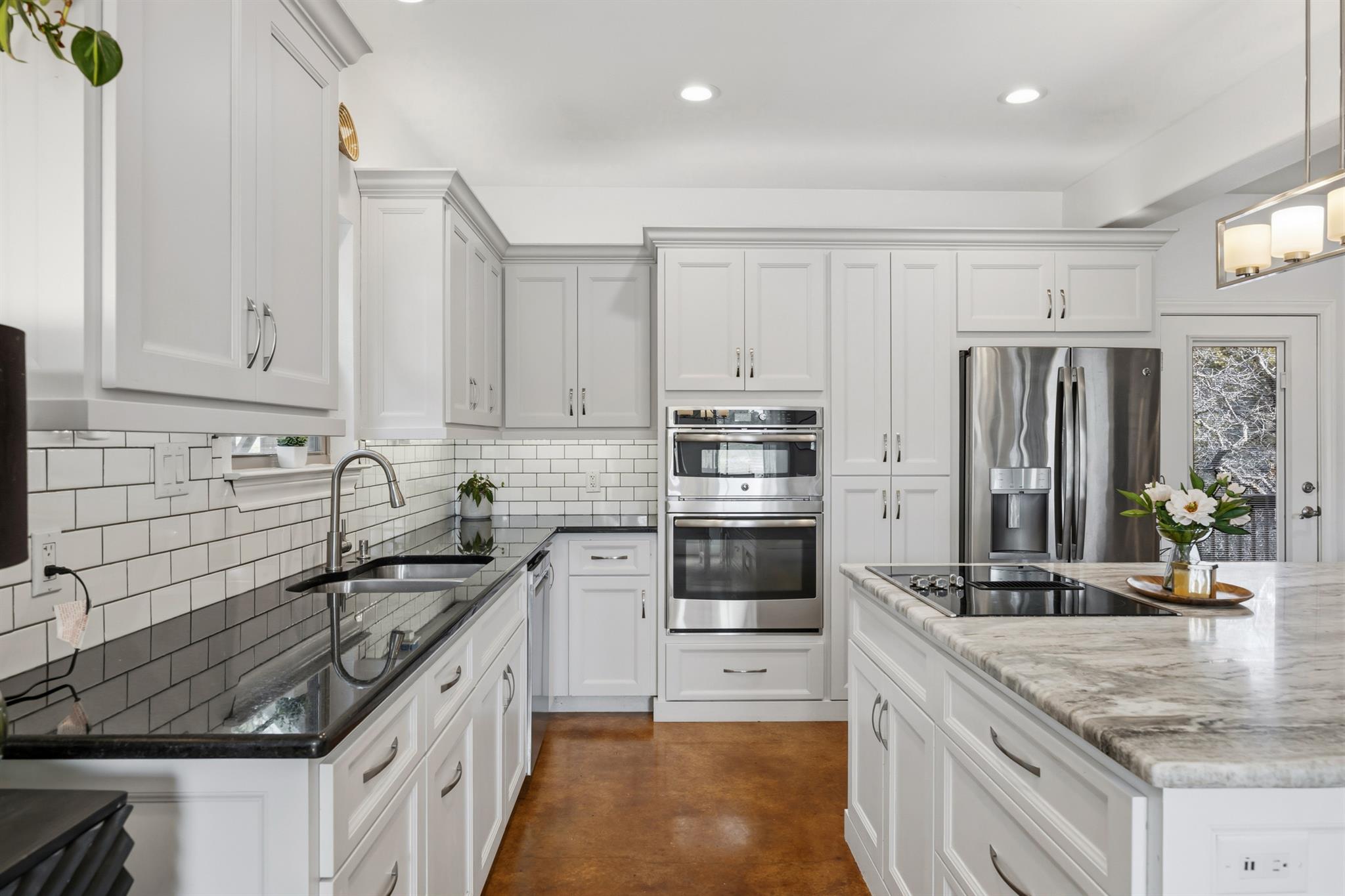4105 Summit Hurst