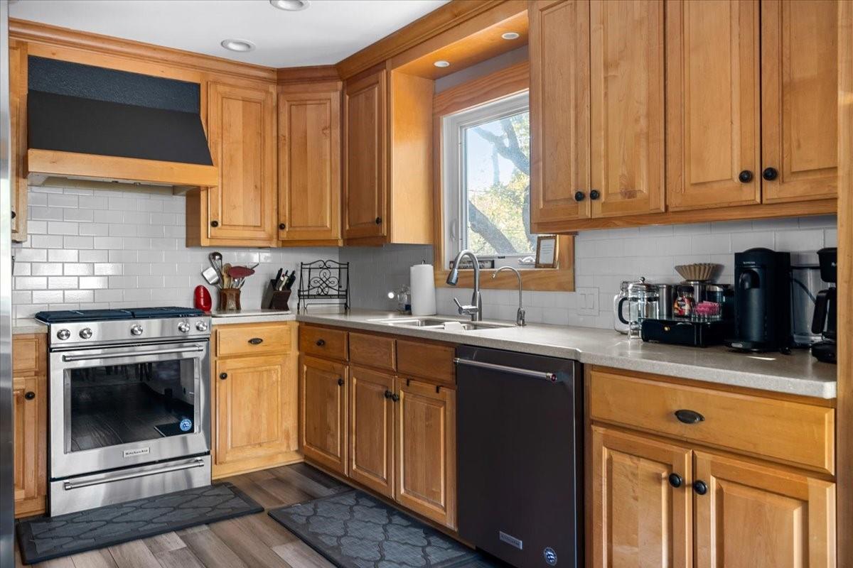 1309 Edgewater DR