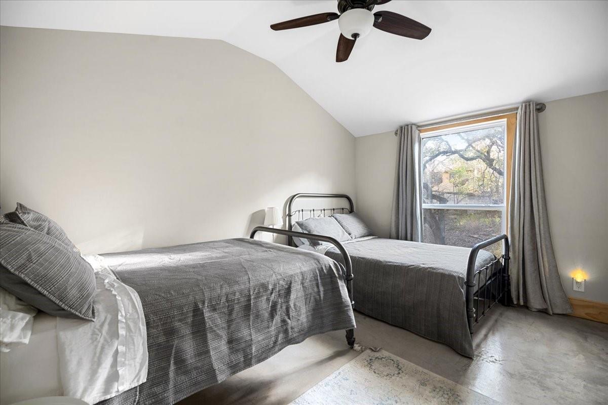 1309 Edgewater DR