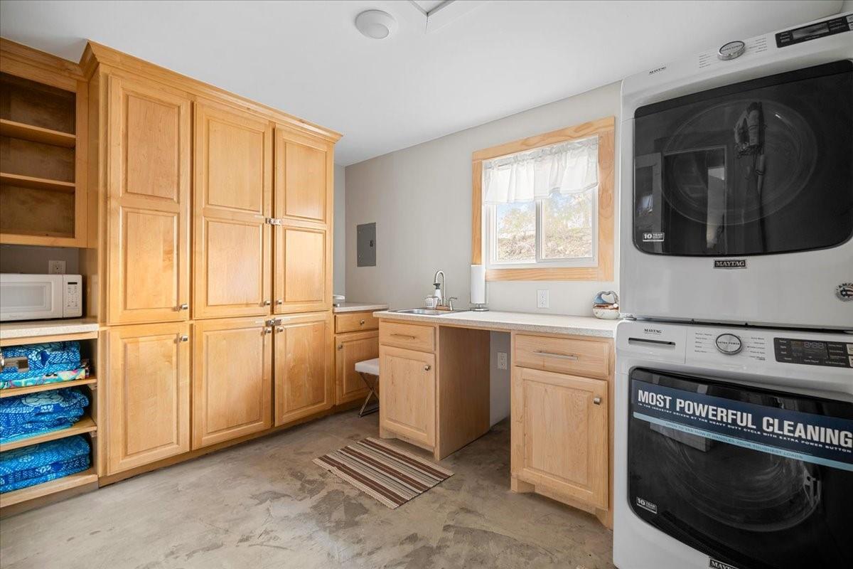1309 Edgewater DR