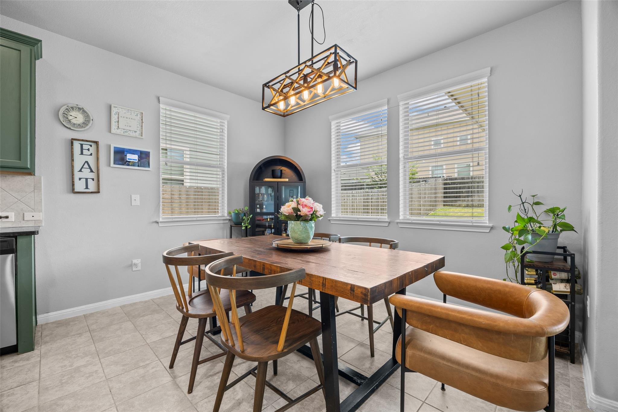 230 Eagle Brook LN