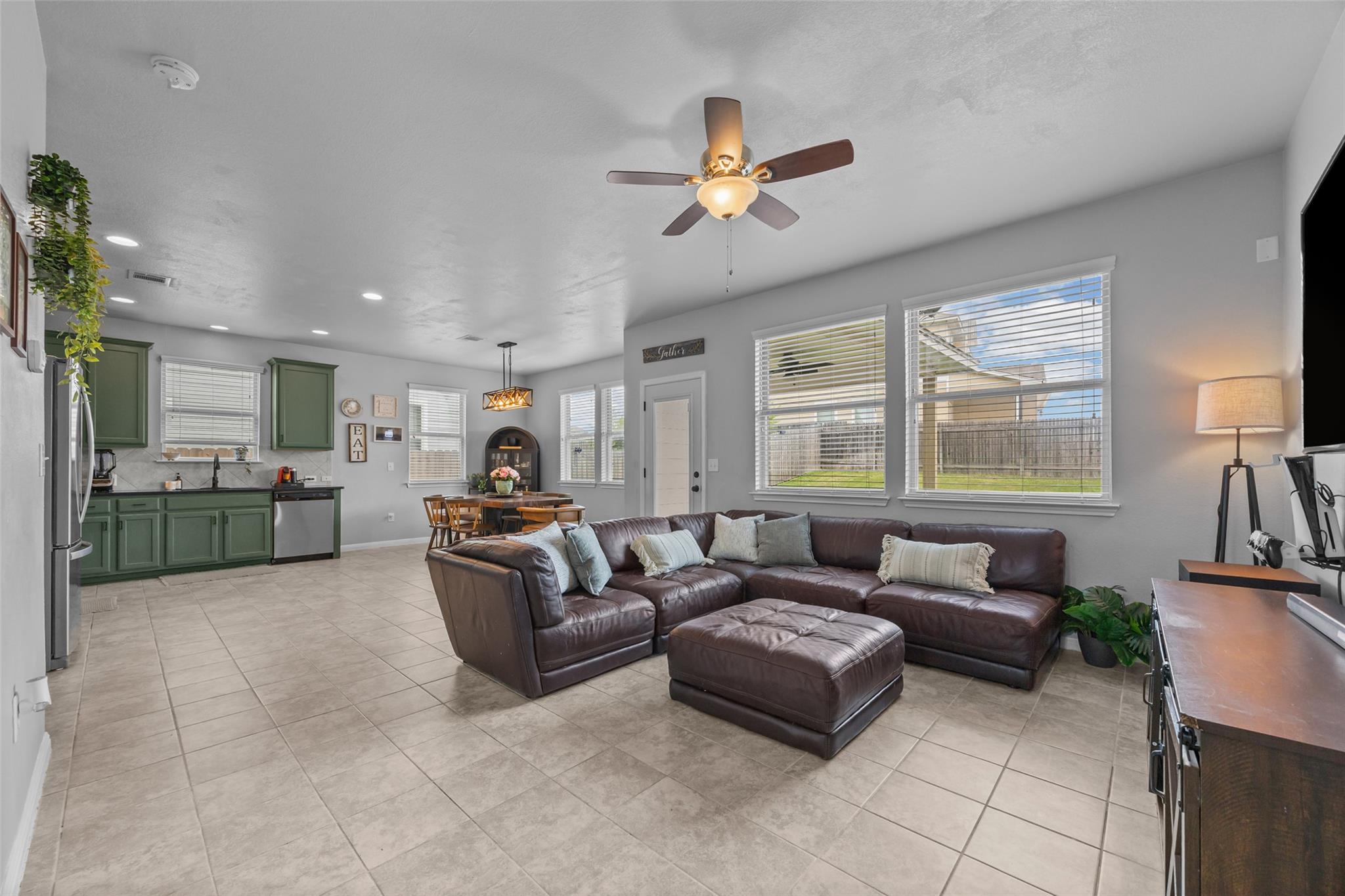 230 Eagle Brook LN