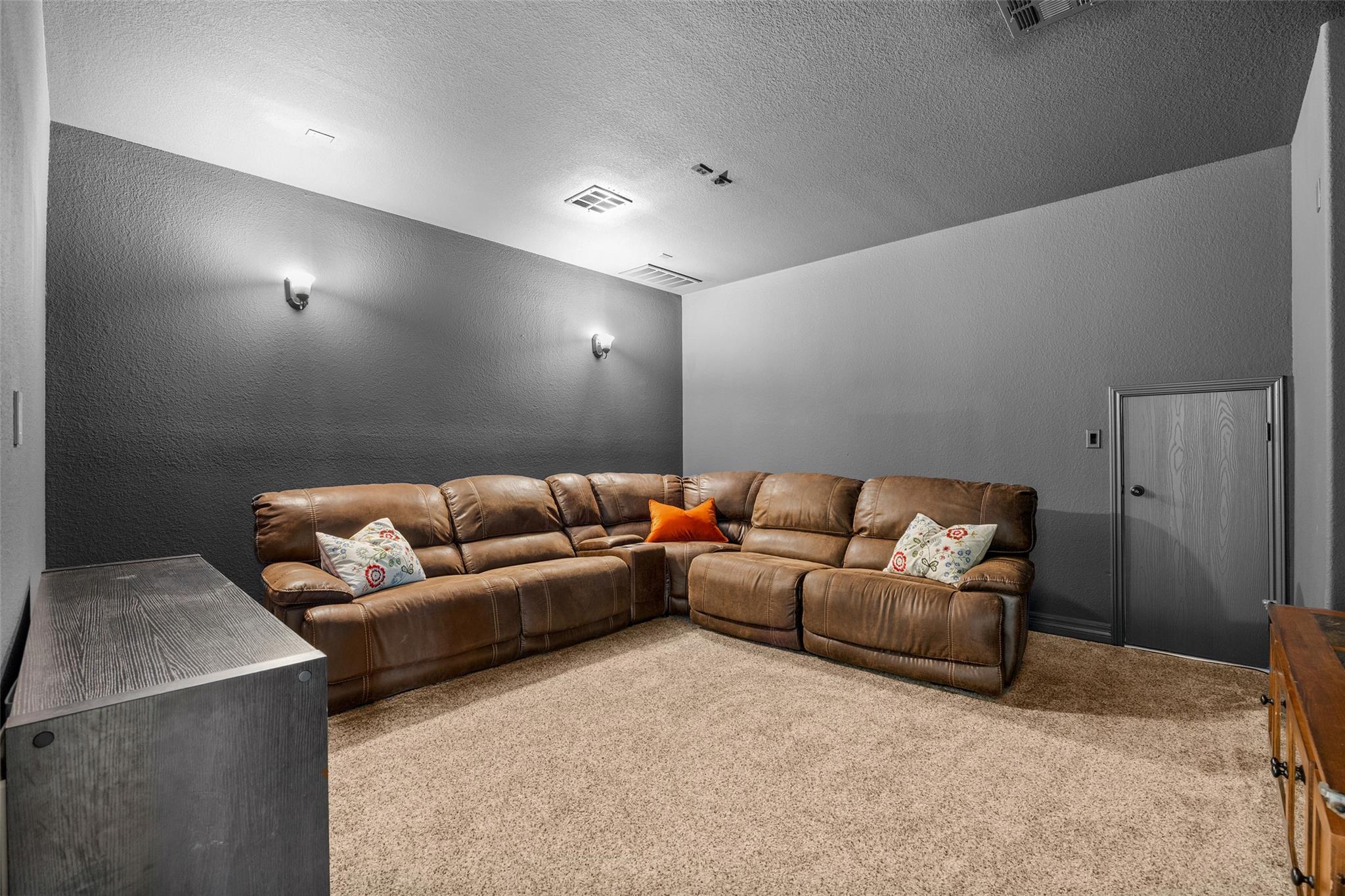 8000 Alophia DR