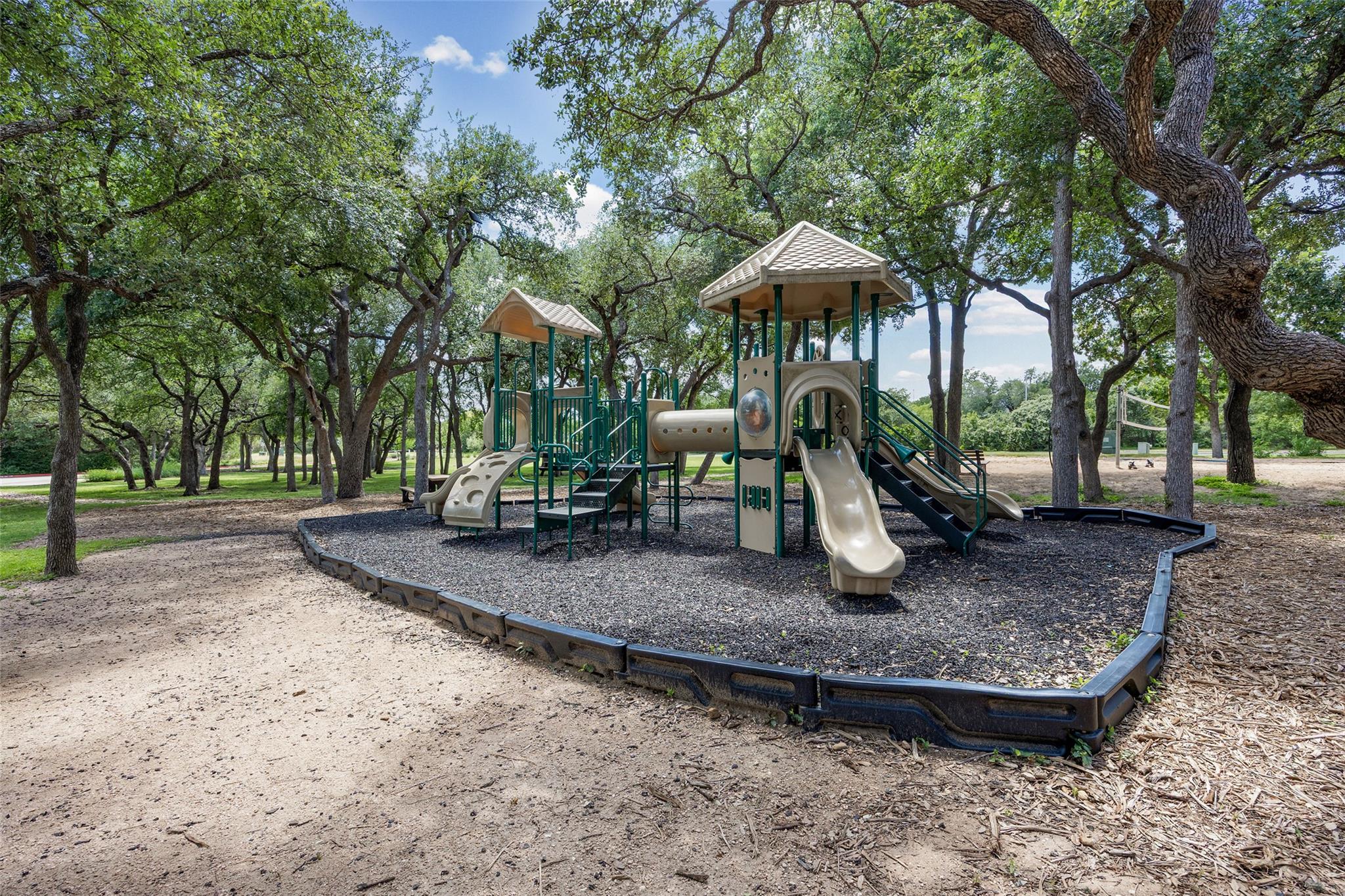 8000 Alophia DR