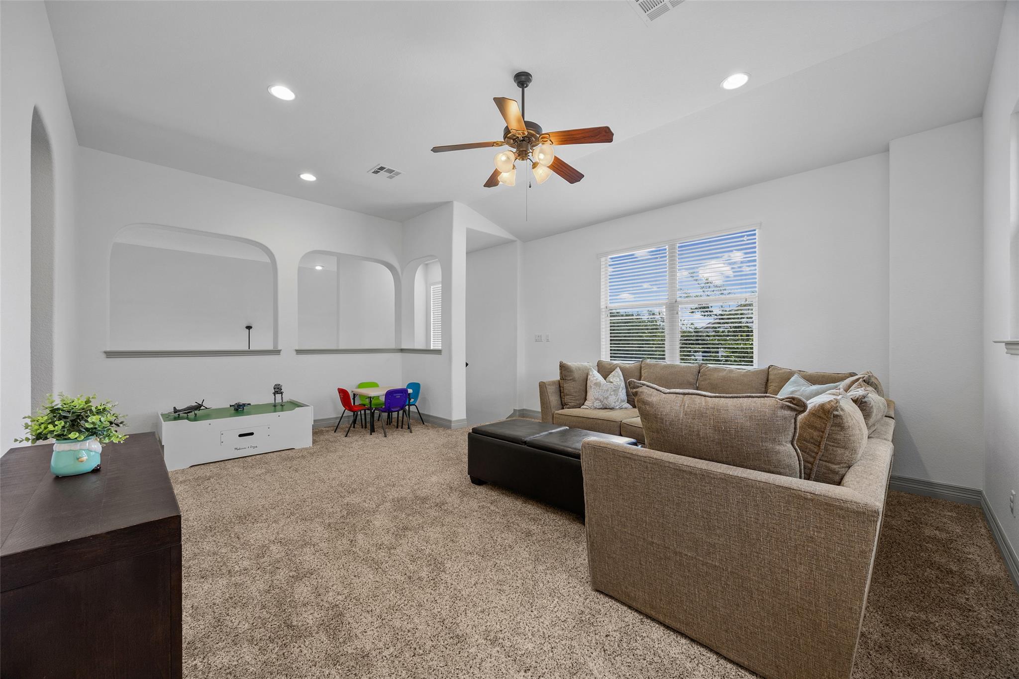 8000 Alophia DR