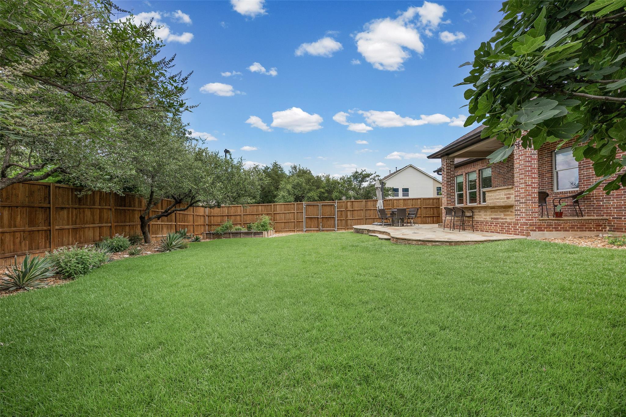 8000 Alophia DR