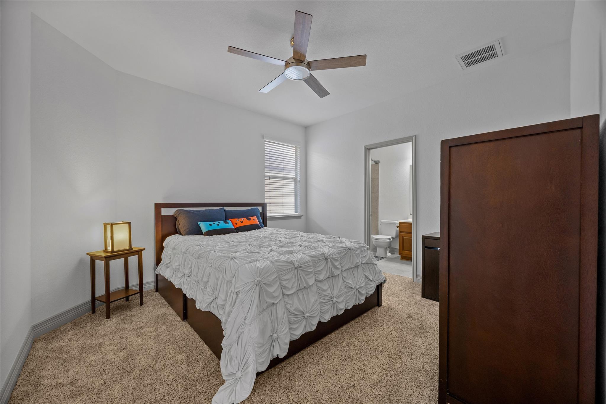 8000 Alophia DR