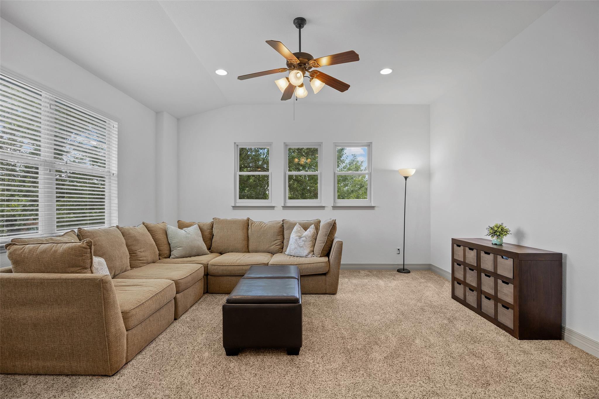 8000 Alophia DR