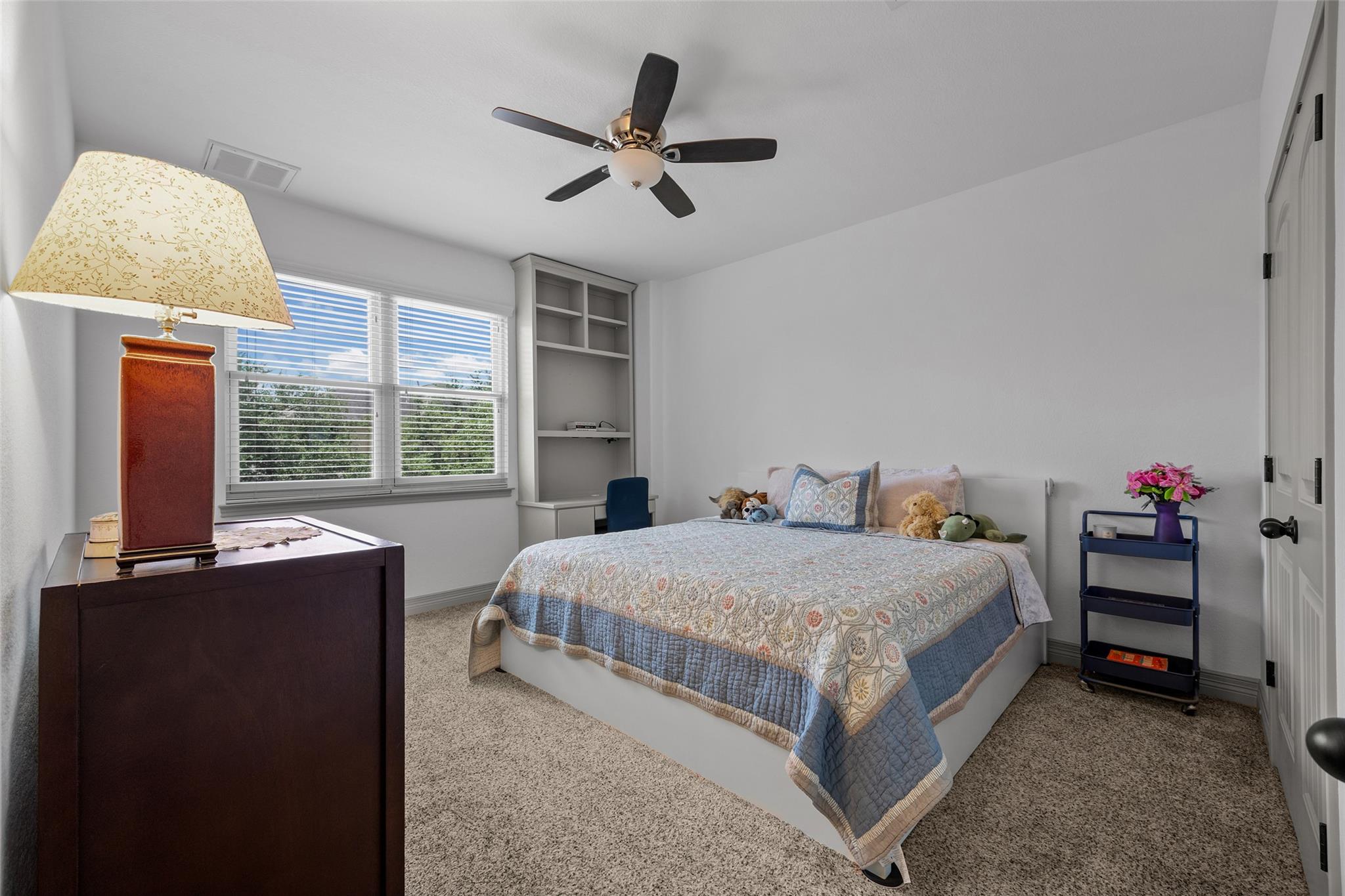 8000 Alophia DR