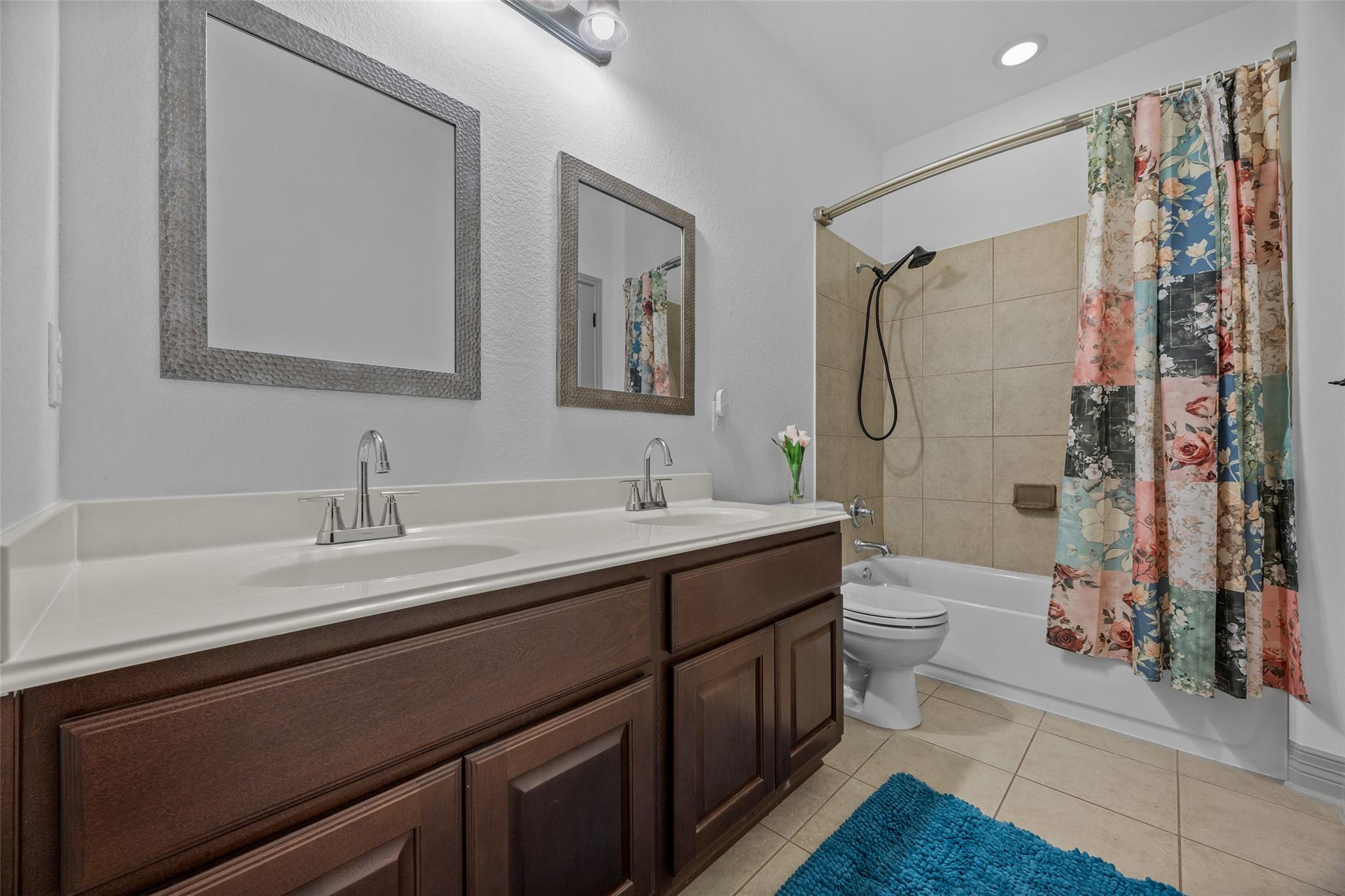 8000 Alophia DR