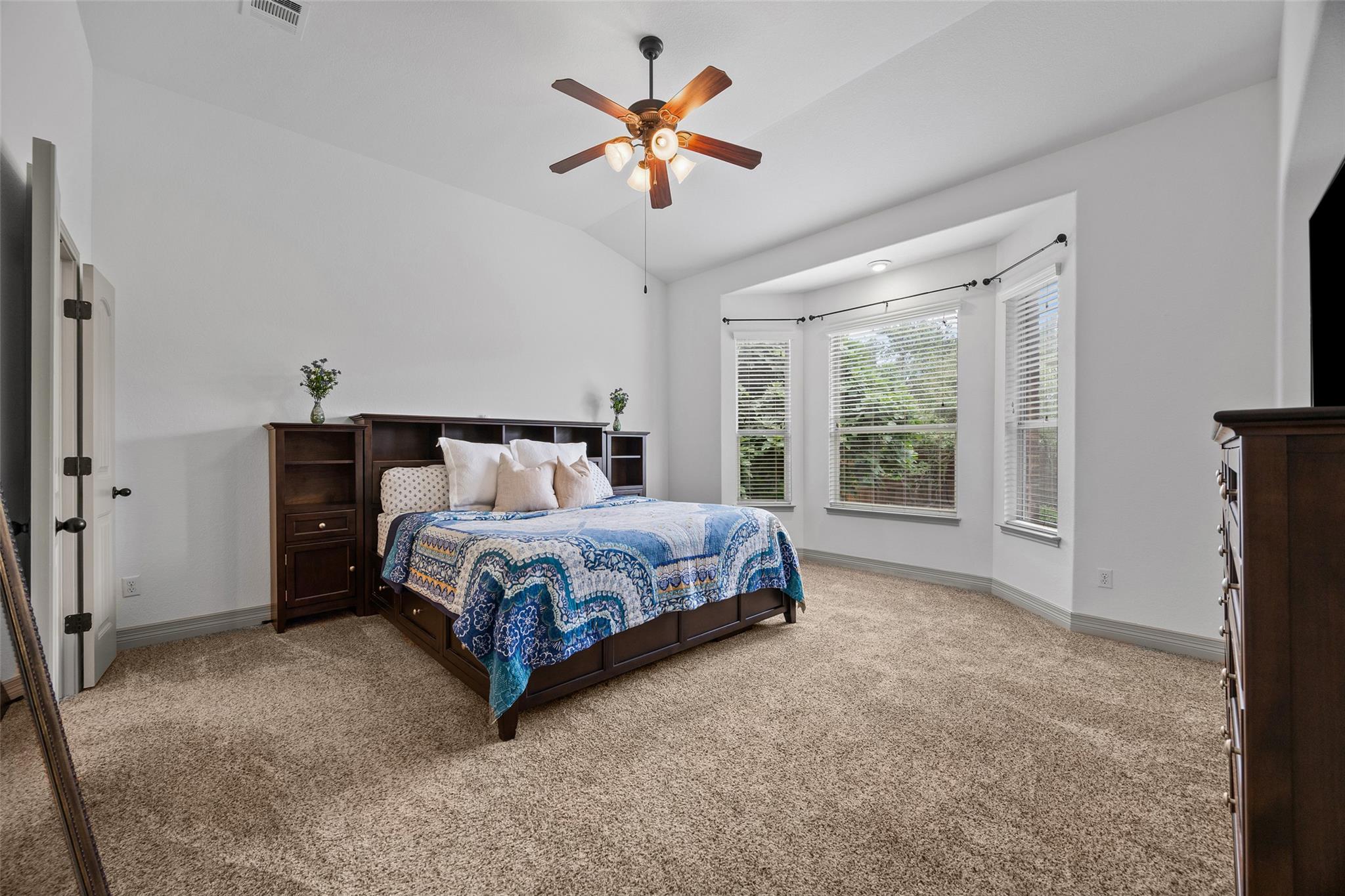 8000 Alophia DR