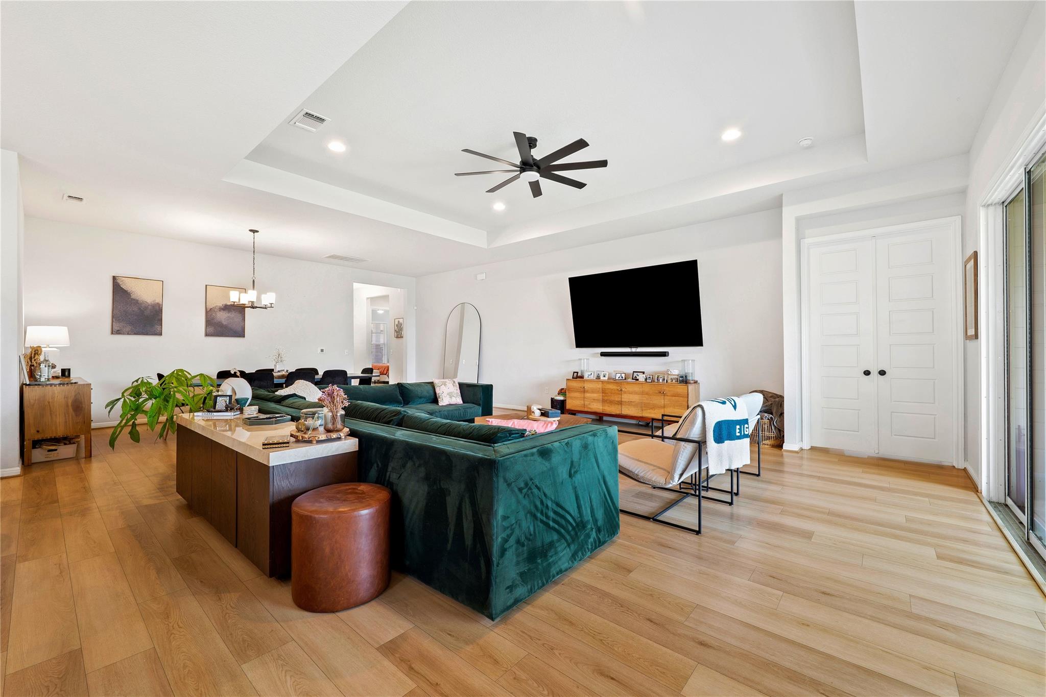 8204 Orizzonte ST