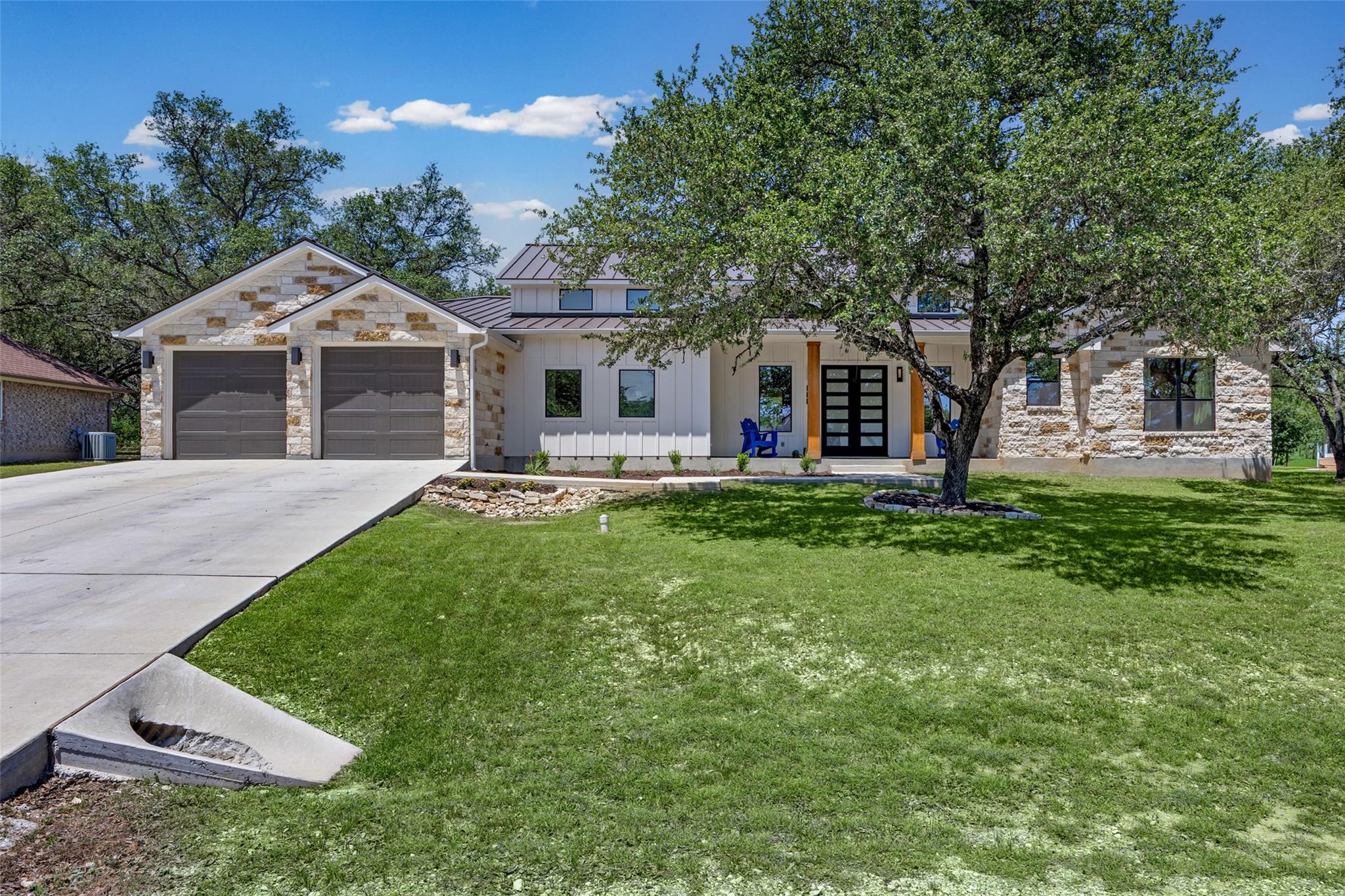 114 Winding Oak DR