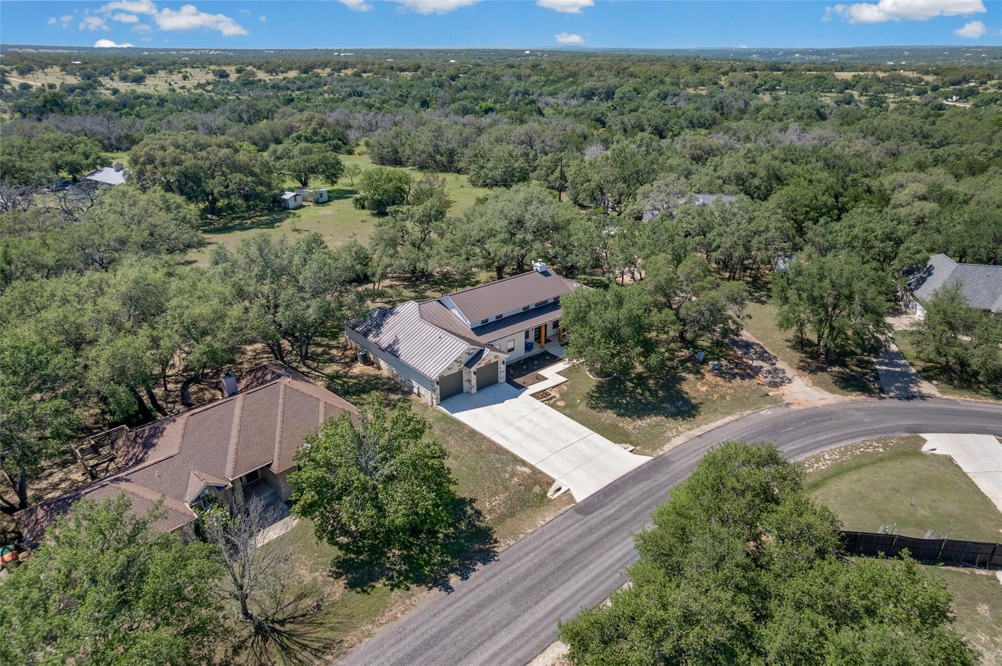 114 Winding Oak DR