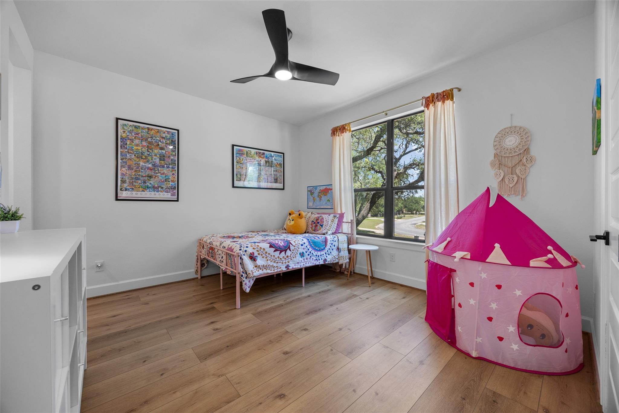 114 Winding Oak DR
