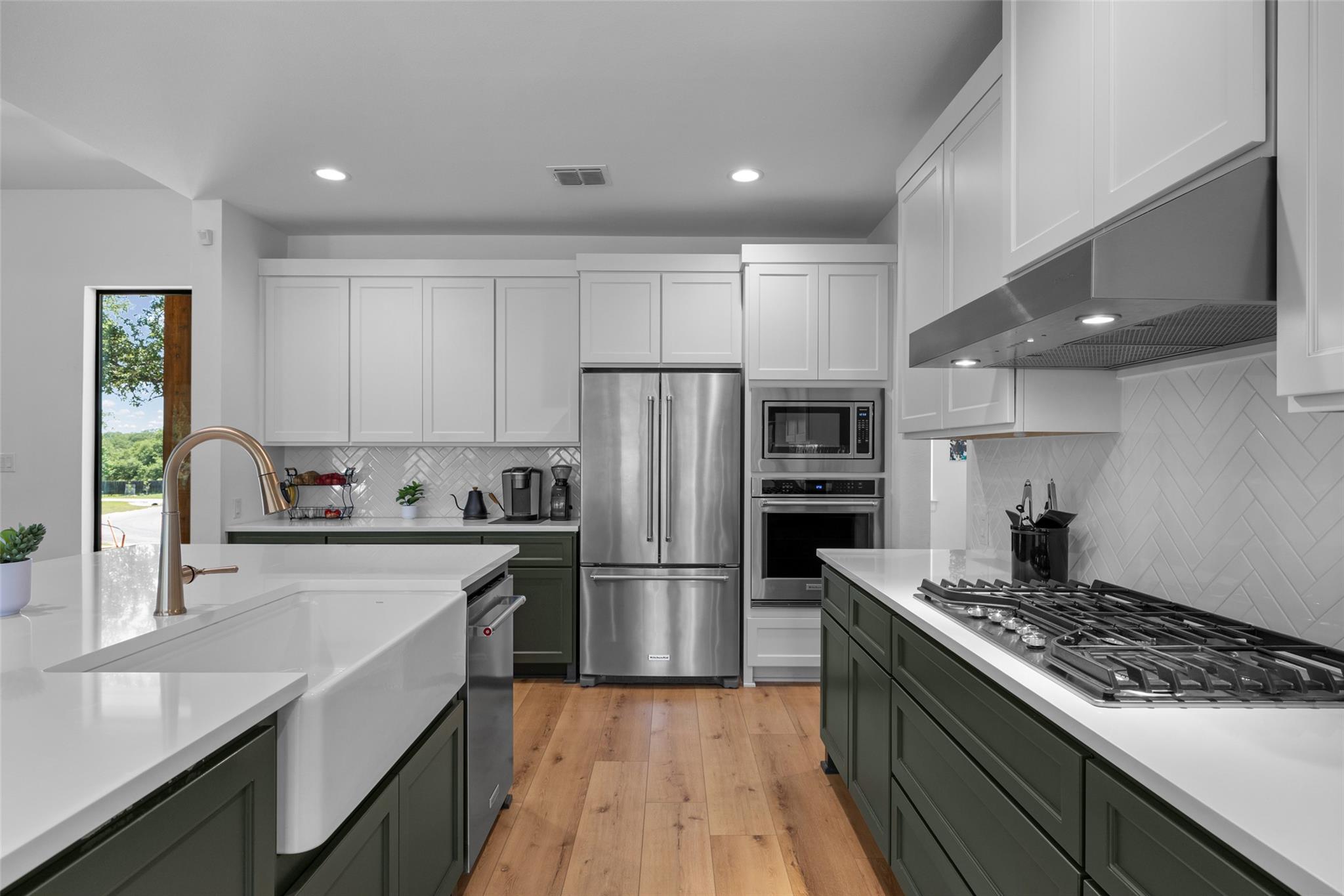 114 Winding Oak DR