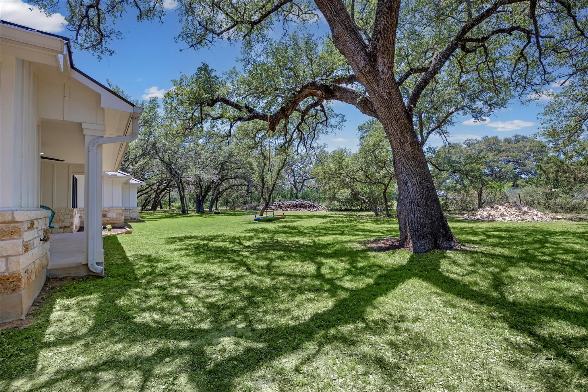 114 Winding Oak DR