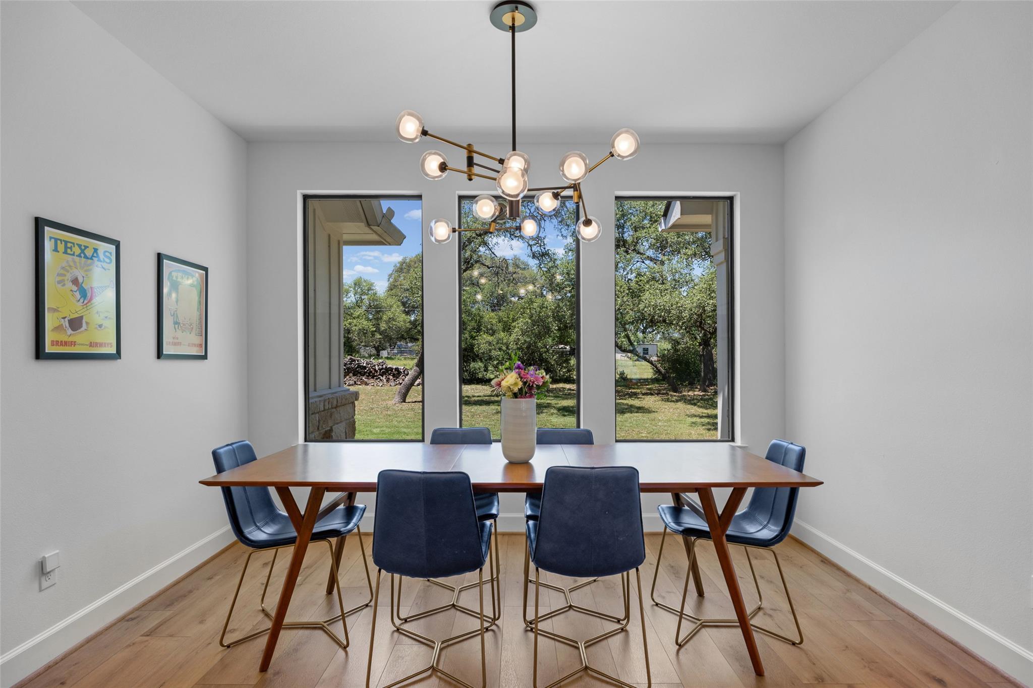 114 Winding Oak DR