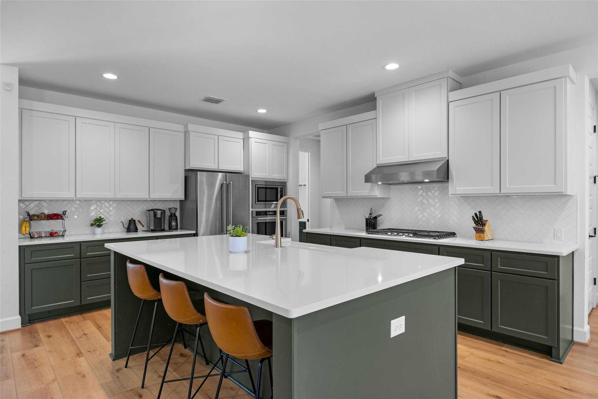 114 Winding Oak DR