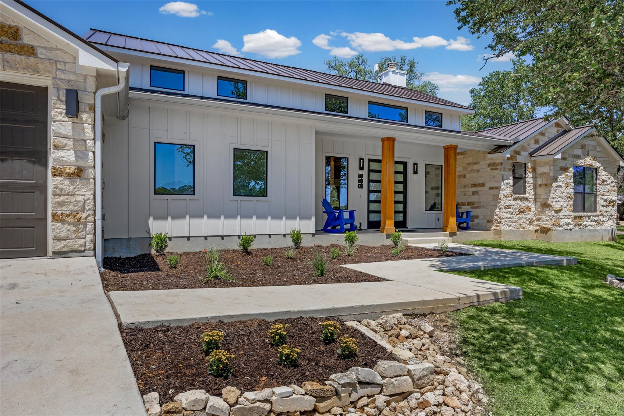 114 Winding Oak DR