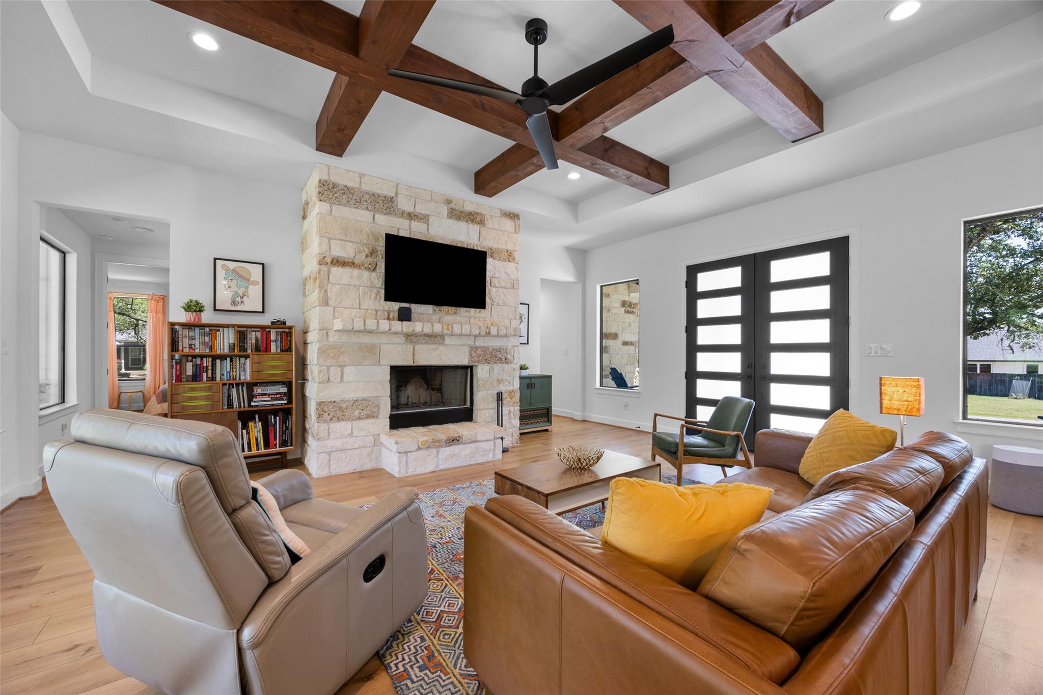 114 Winding Oak DR