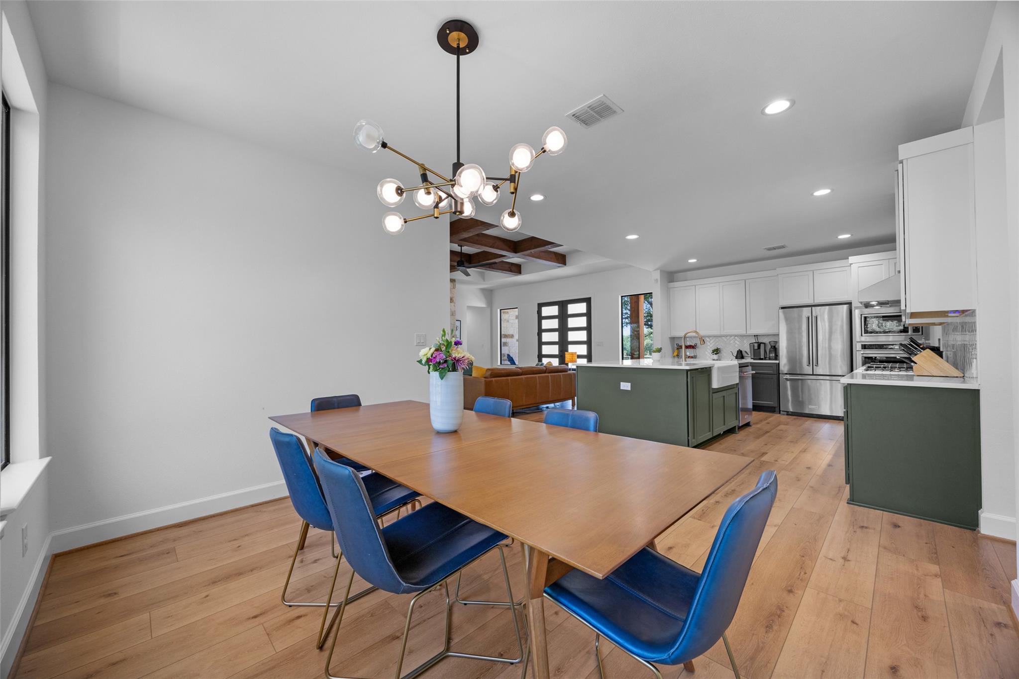 114 Winding Oak DR