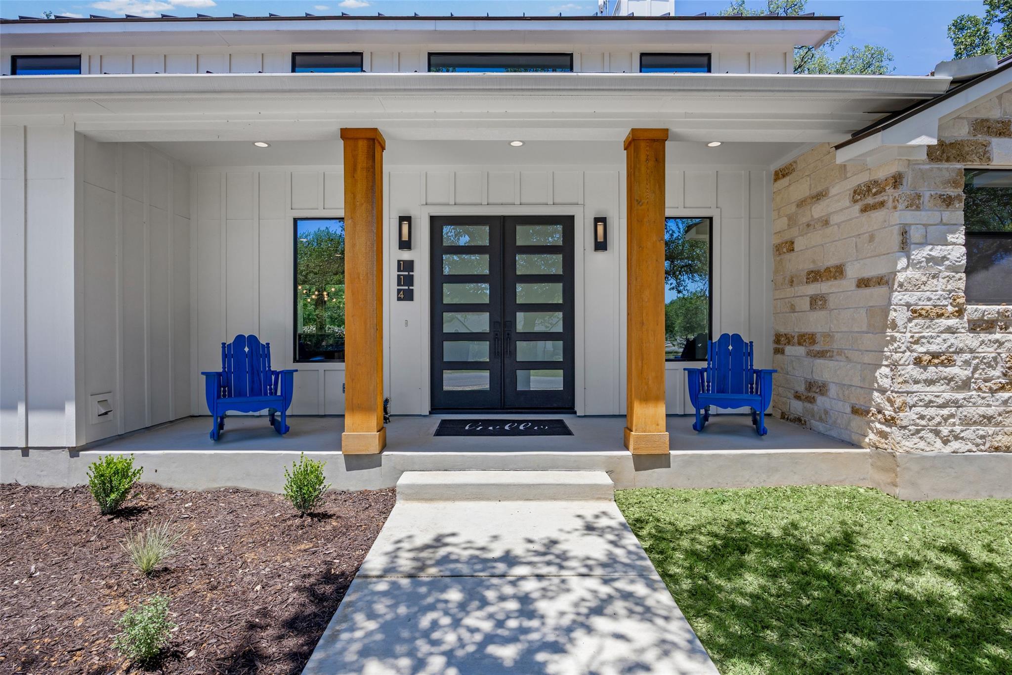114 Winding Oak DR