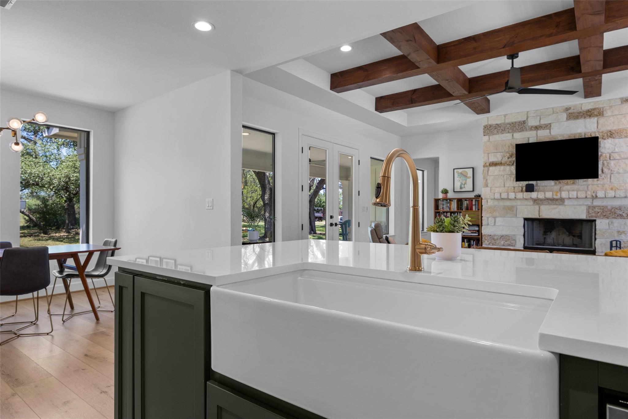 114 Winding Oak DR