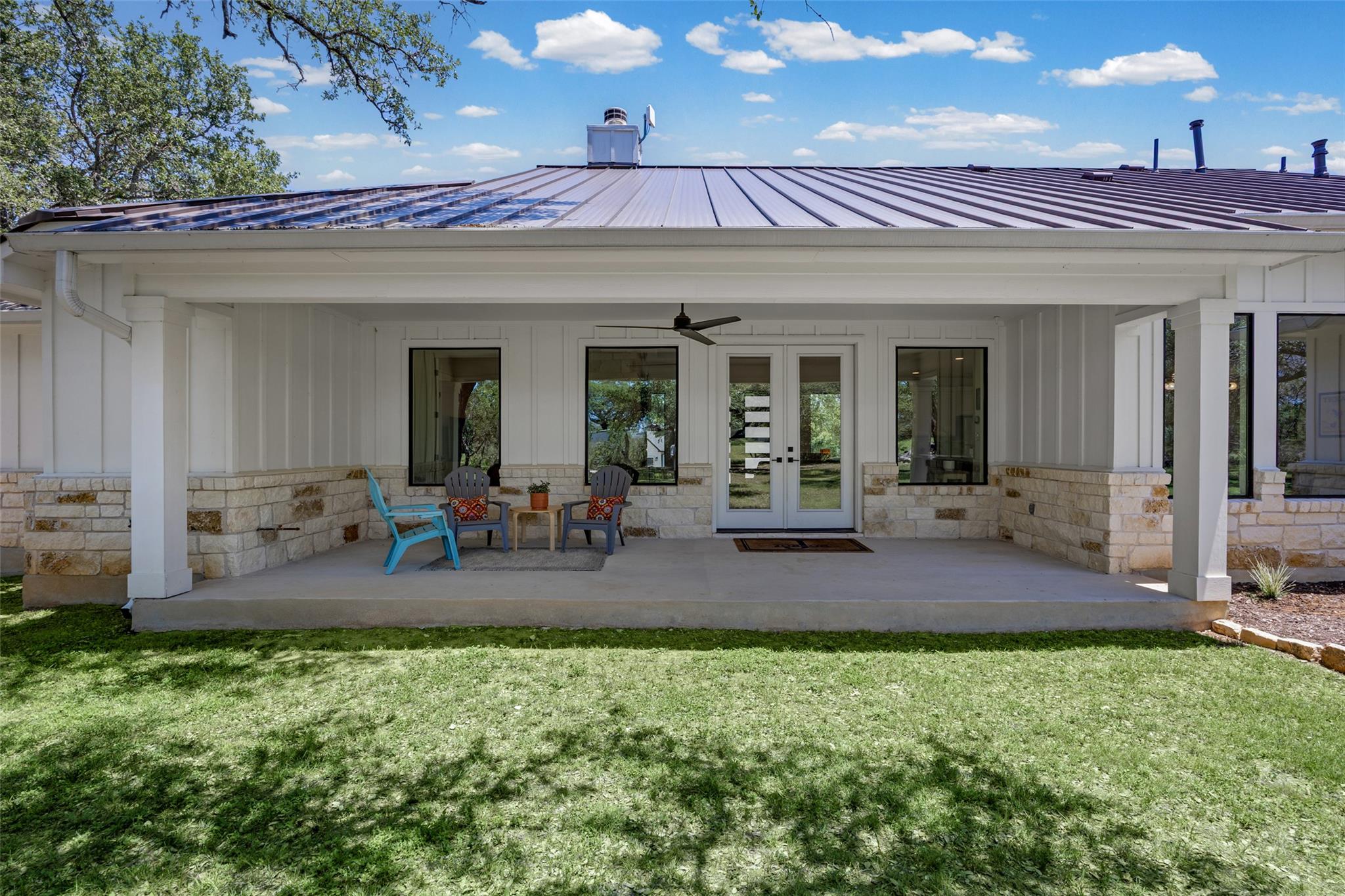 114 Winding Oak DR
