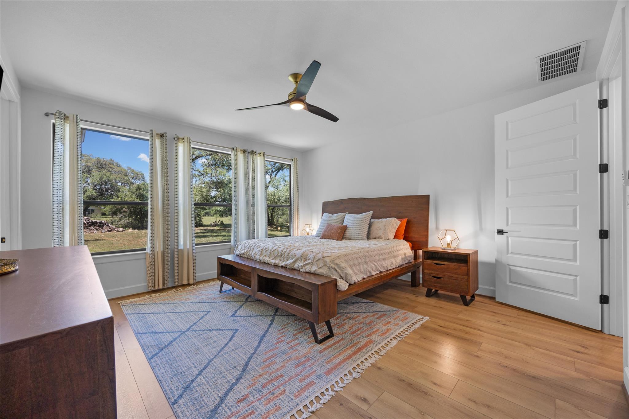 114 Winding Oak DR