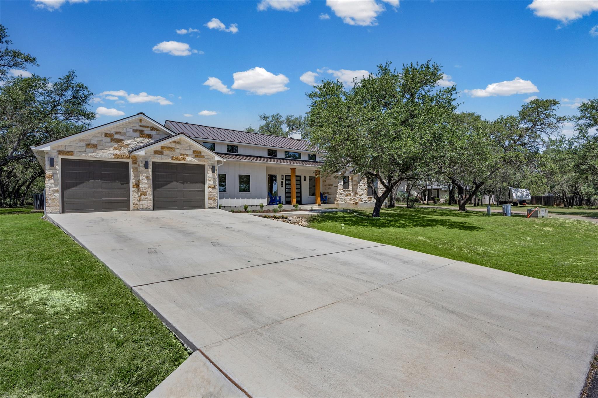 114 Winding Oak DR