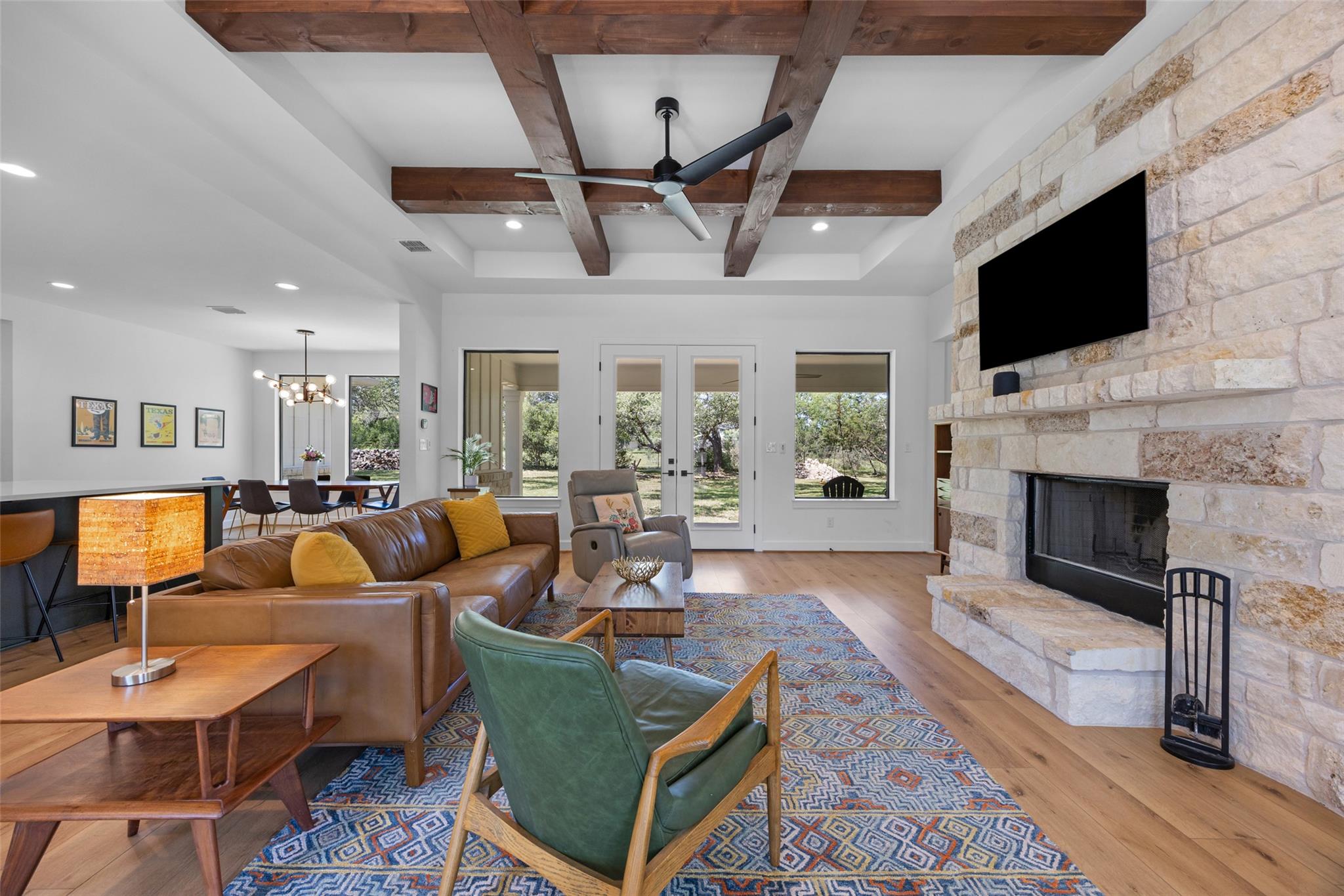 114 Winding Oak DR