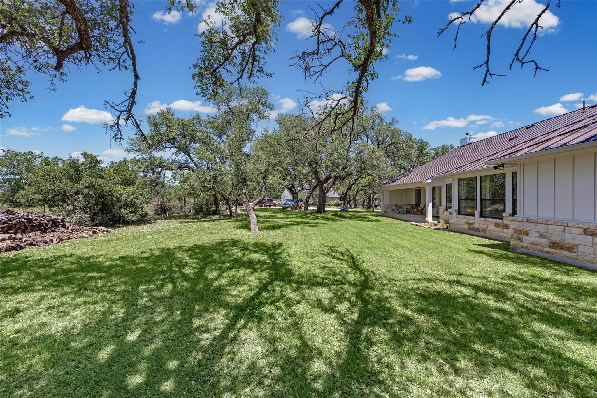 114 Winding Oak DR