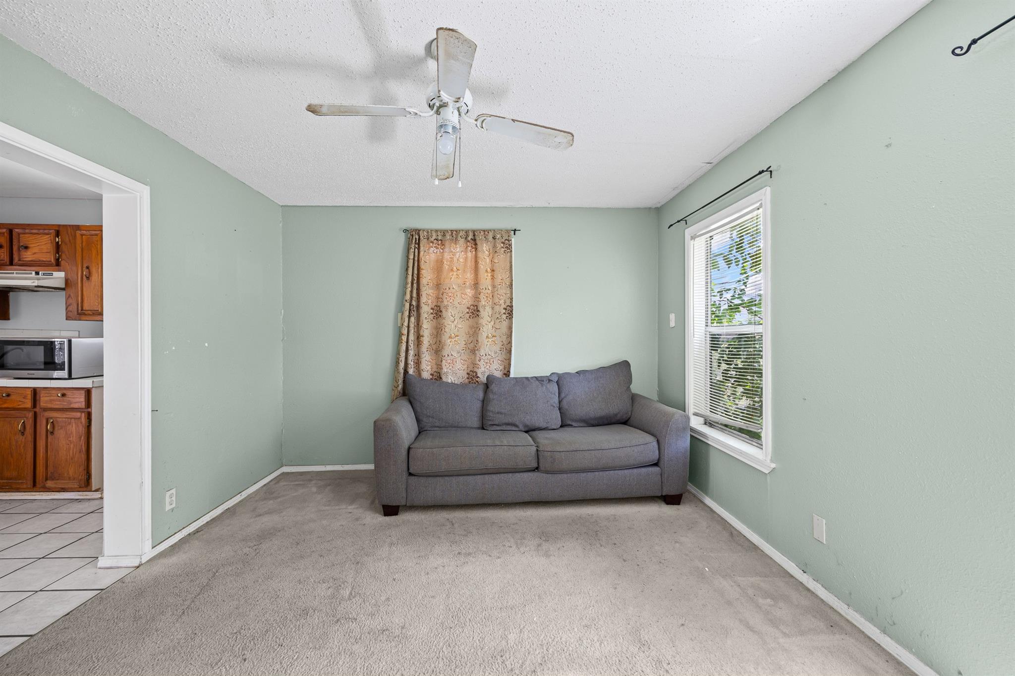 908 Vargas RD
