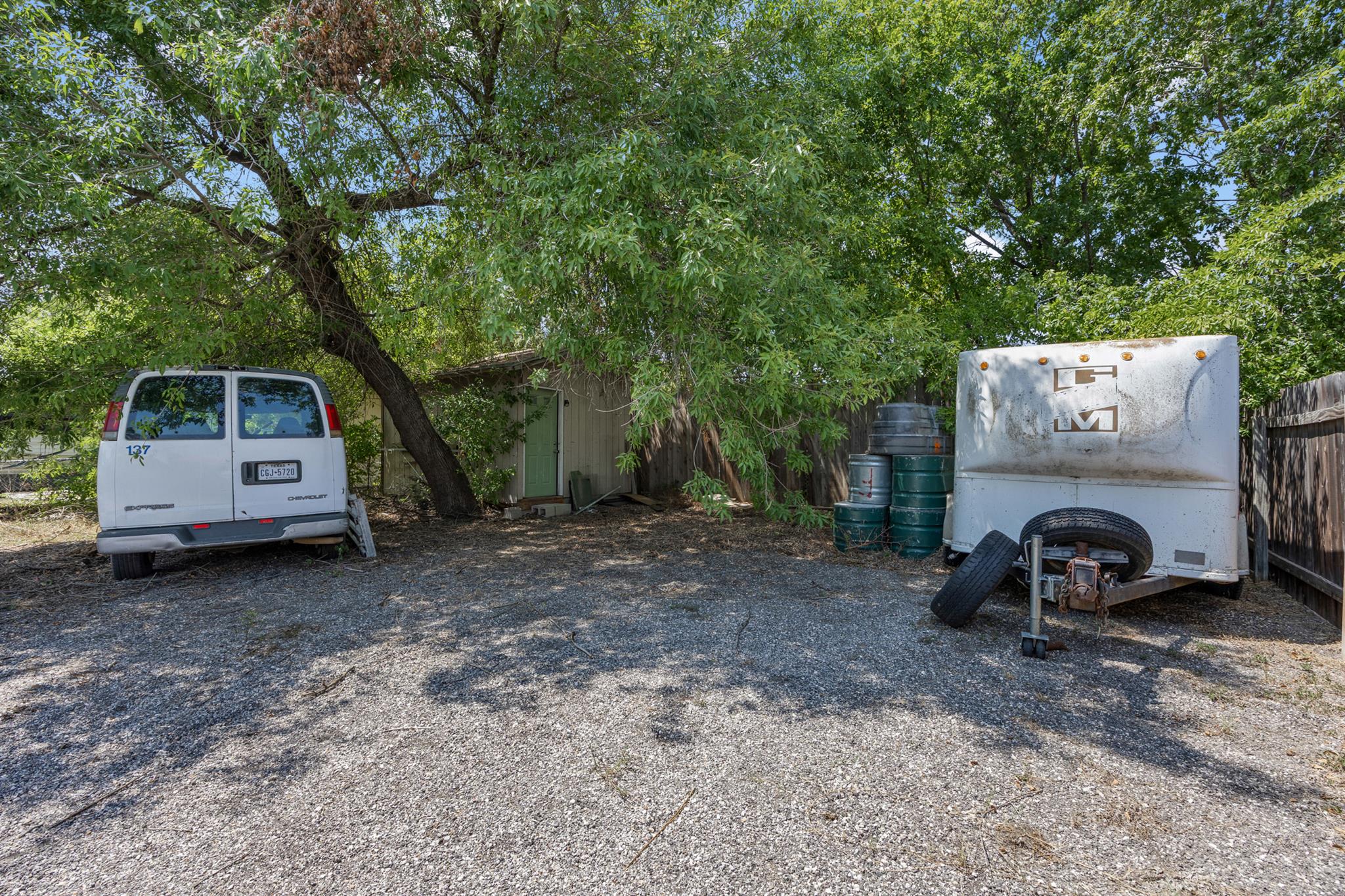 908 Vargas RD