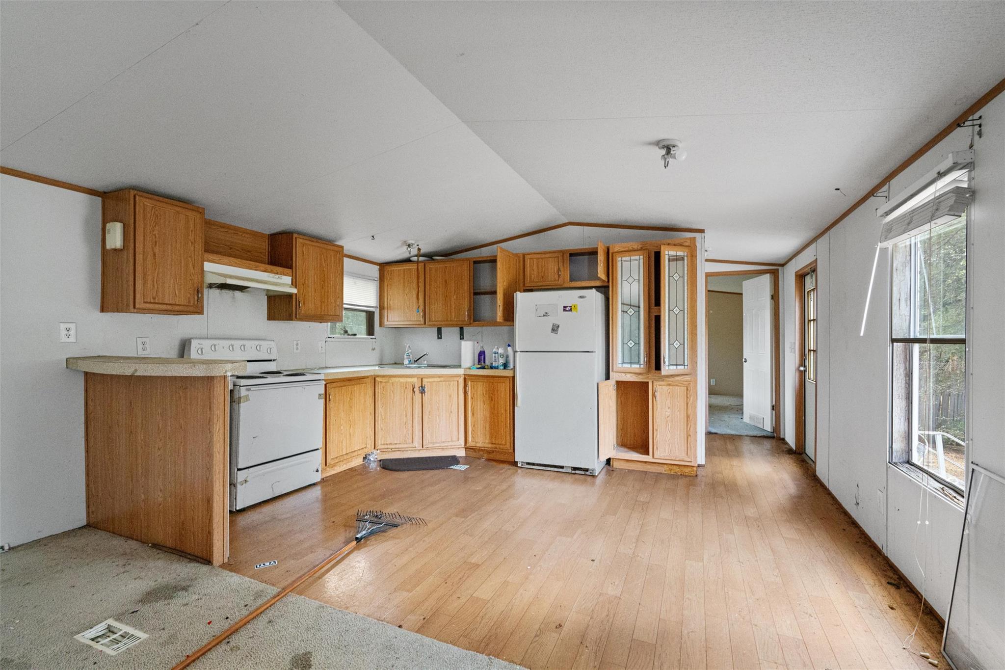 222 Legend Oaks DR