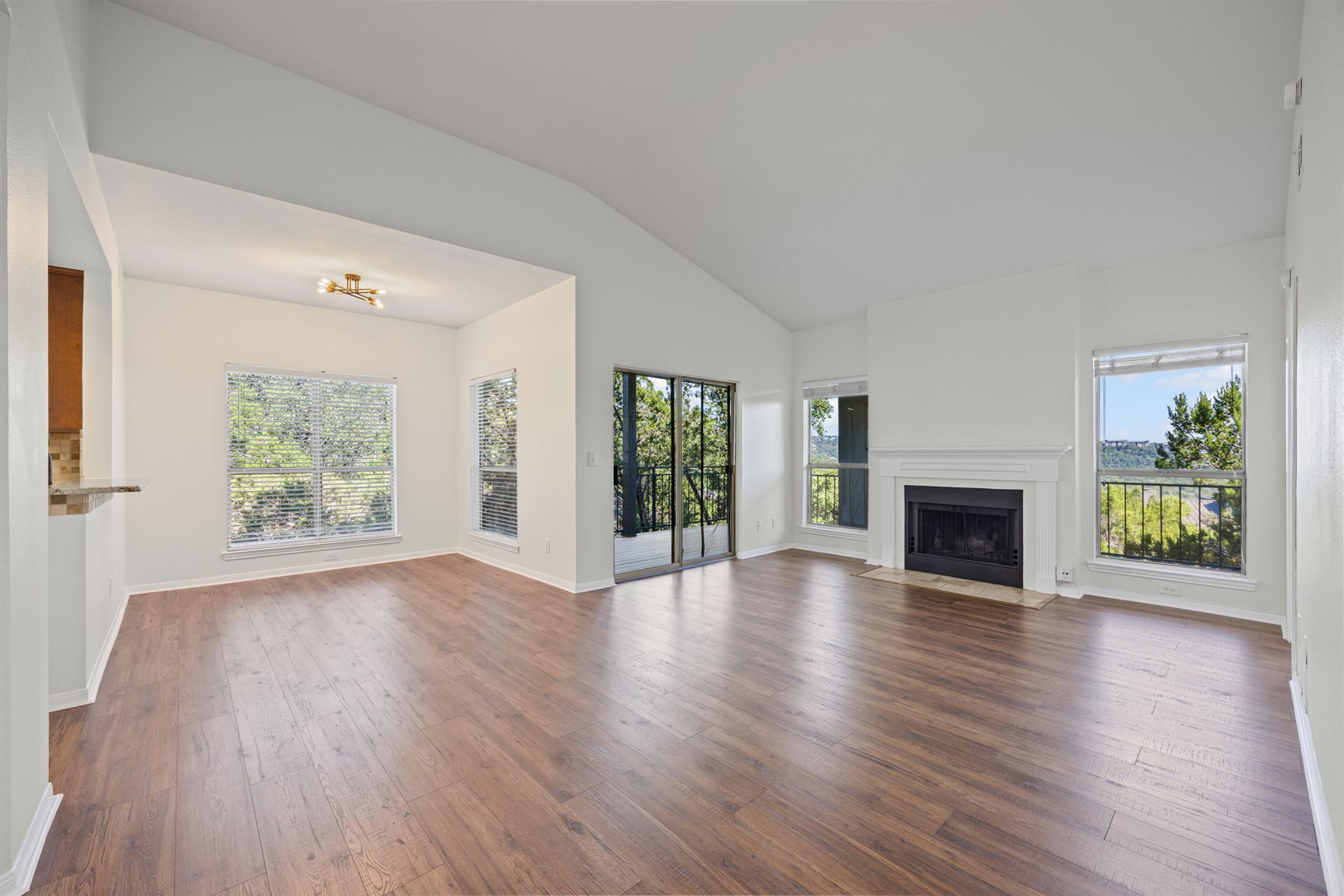 6000 Shepherd Mountain CV # 2103