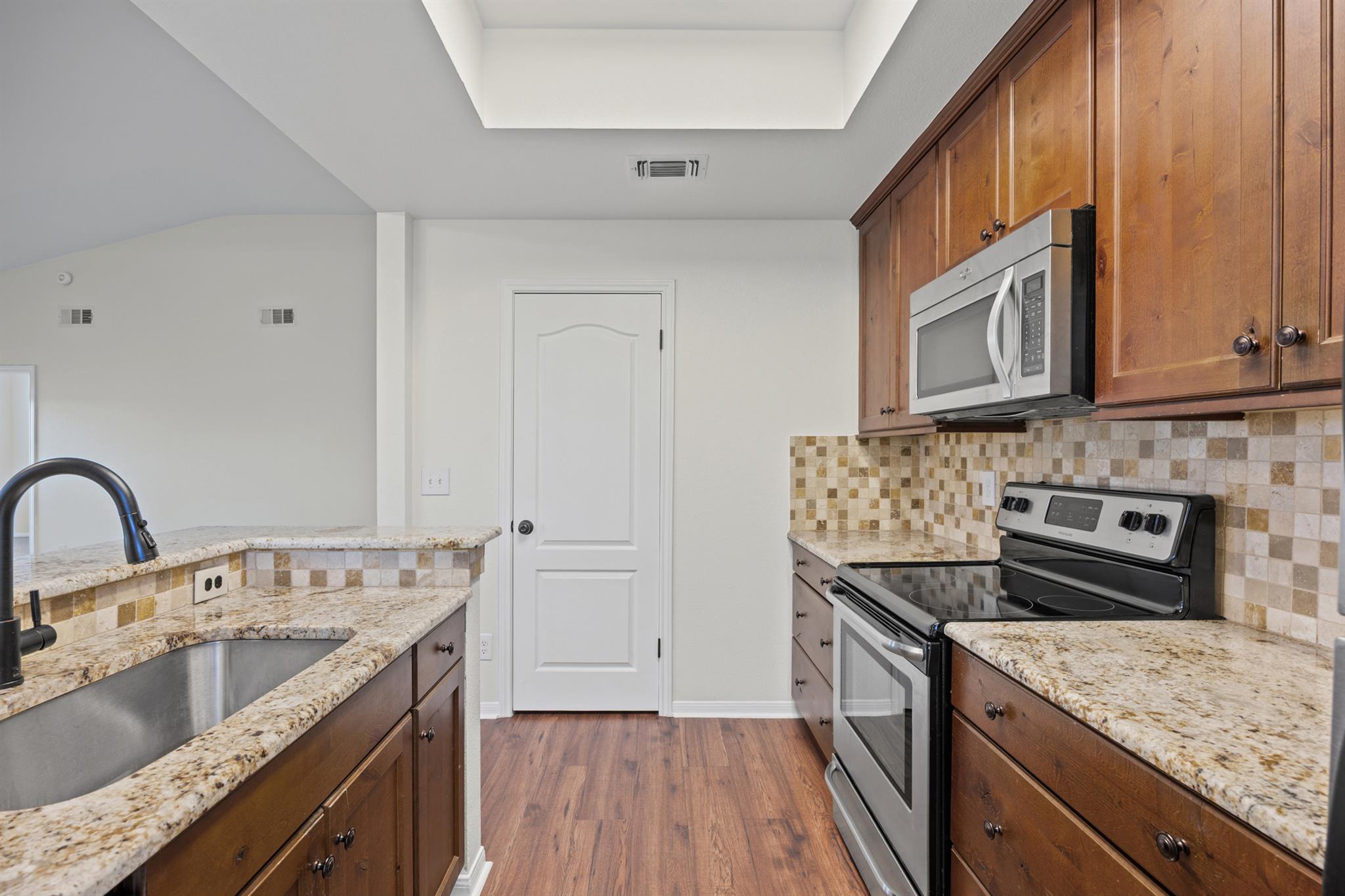 6000 Shepherd Mountain CV # 2103
