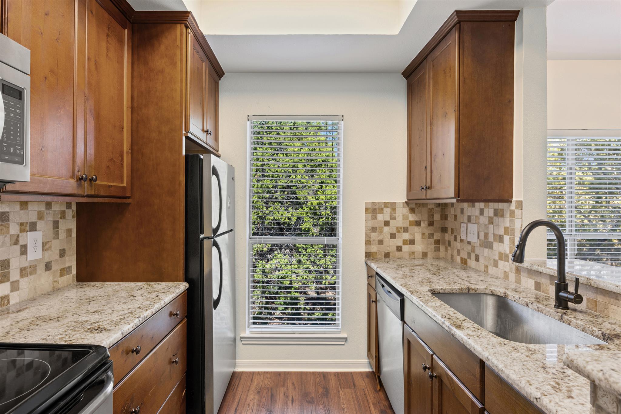 6000 Shepherd Mountain CV # 2103