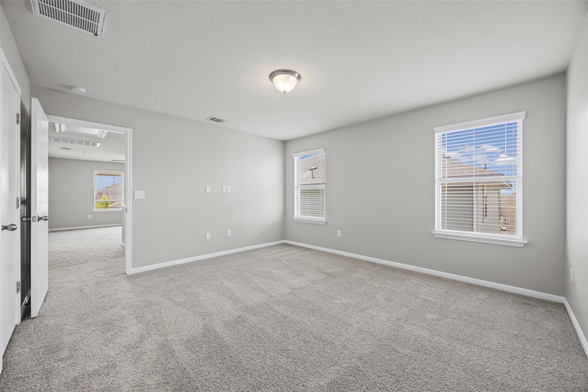 467 Twisted Oaks LN
