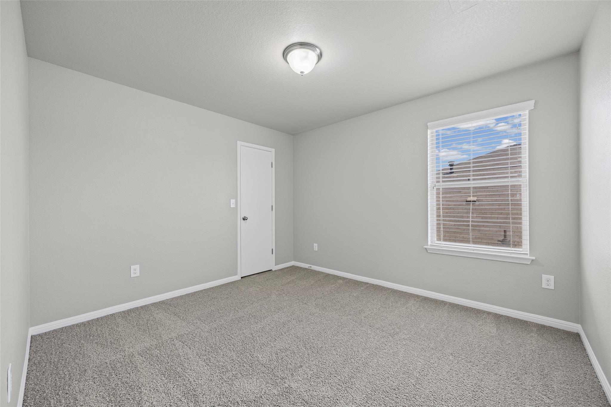 467 Twisted Oaks LN